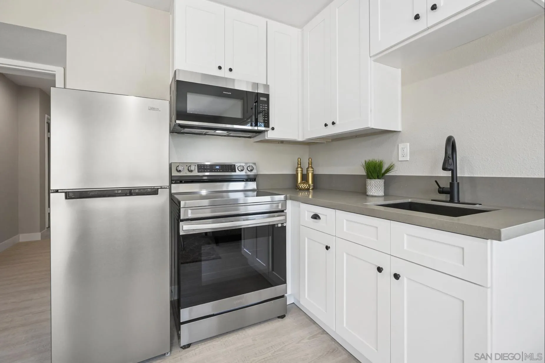 https://cdn.realtyfeed.com/cdn/127/250027479/afb59769d39e40801a1d380827f64233.webp