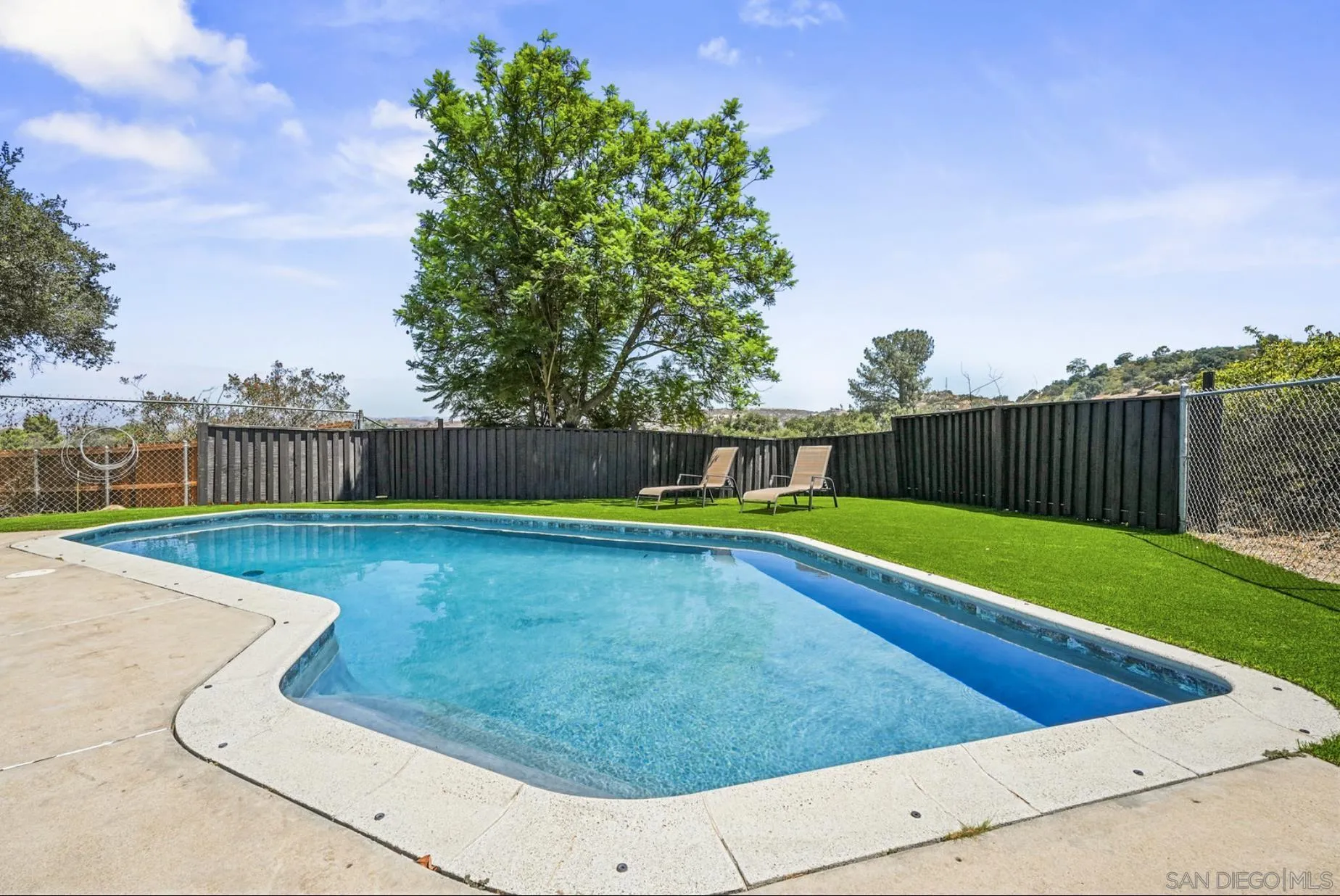 https://cdn.realtyfeed.com/cdn/127/250027479/bdb97d173433269ad8a90ebaaeee8d1a.webp