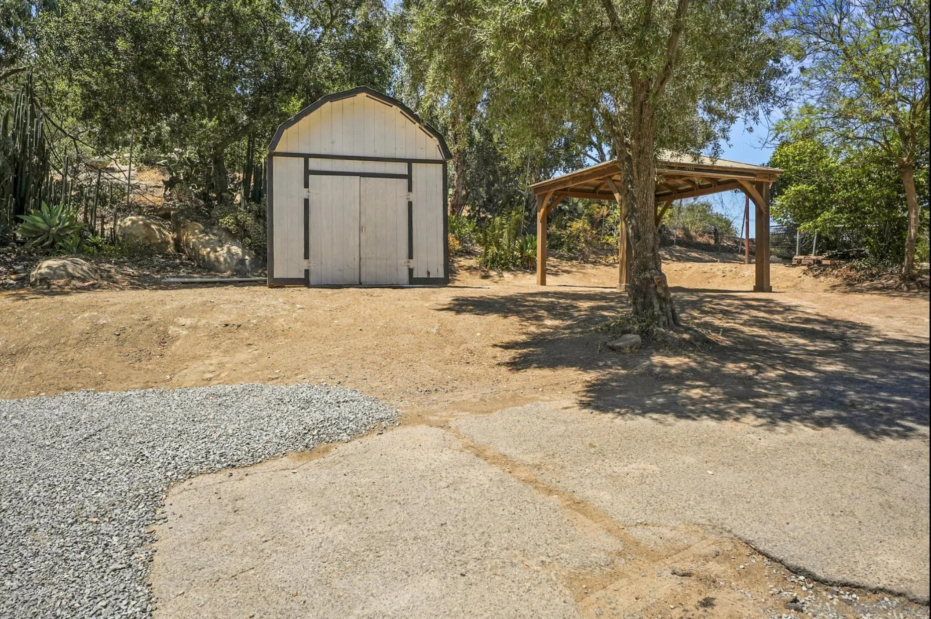 https://cdn.realtyfeed.com/cdn/127/250027479/e8b7422d8a259ed0180a49b71bac1b02.webp
