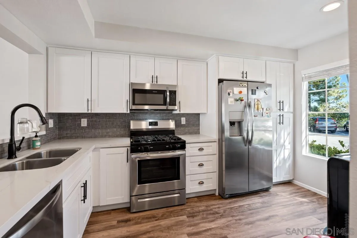 https://cdn.realtyfeed.com/cdn/127/250027483/44caa5aeb56585a1aa70478c795b289c.webp