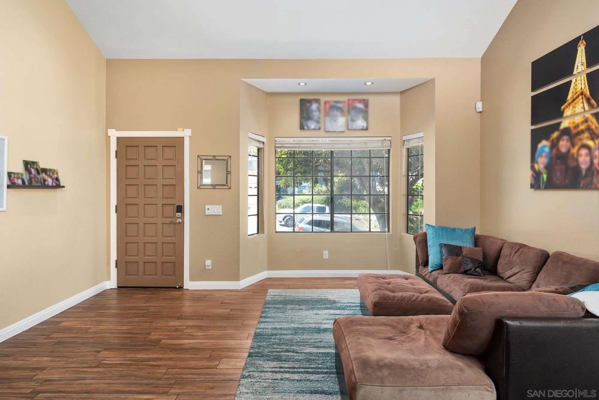 https://cdn.realtyfeed.com/cdn/127/250027505/26a8845f824e6ec238111aa4990688d9.webp