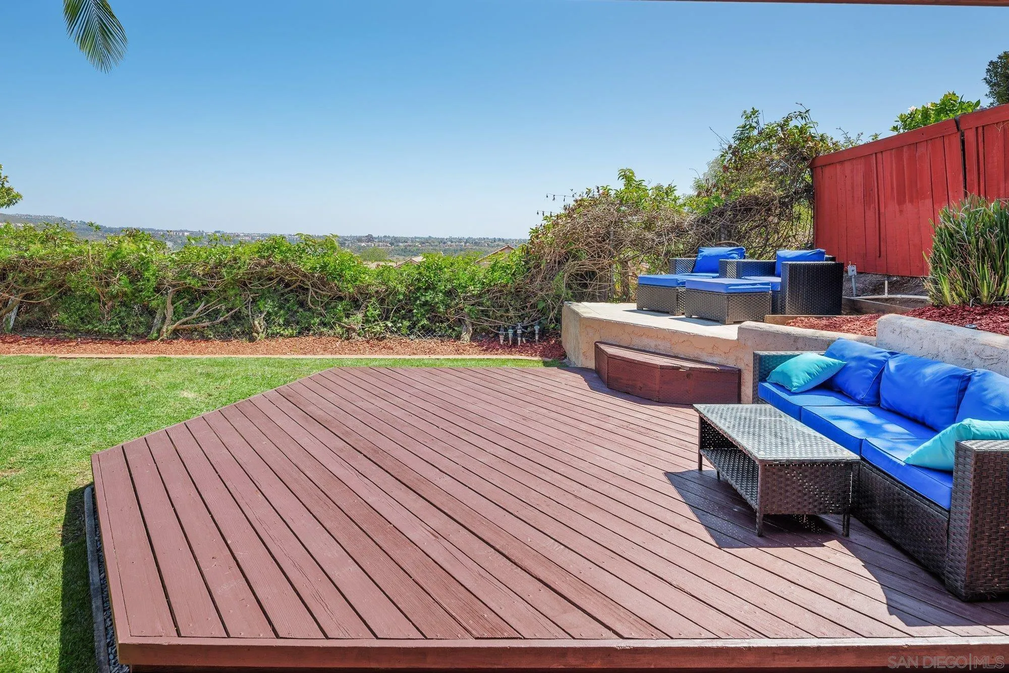 https://cdn.realtyfeed.com/cdn/127/250027505/bce27d8d21254a229372b71944bc03aa.webp