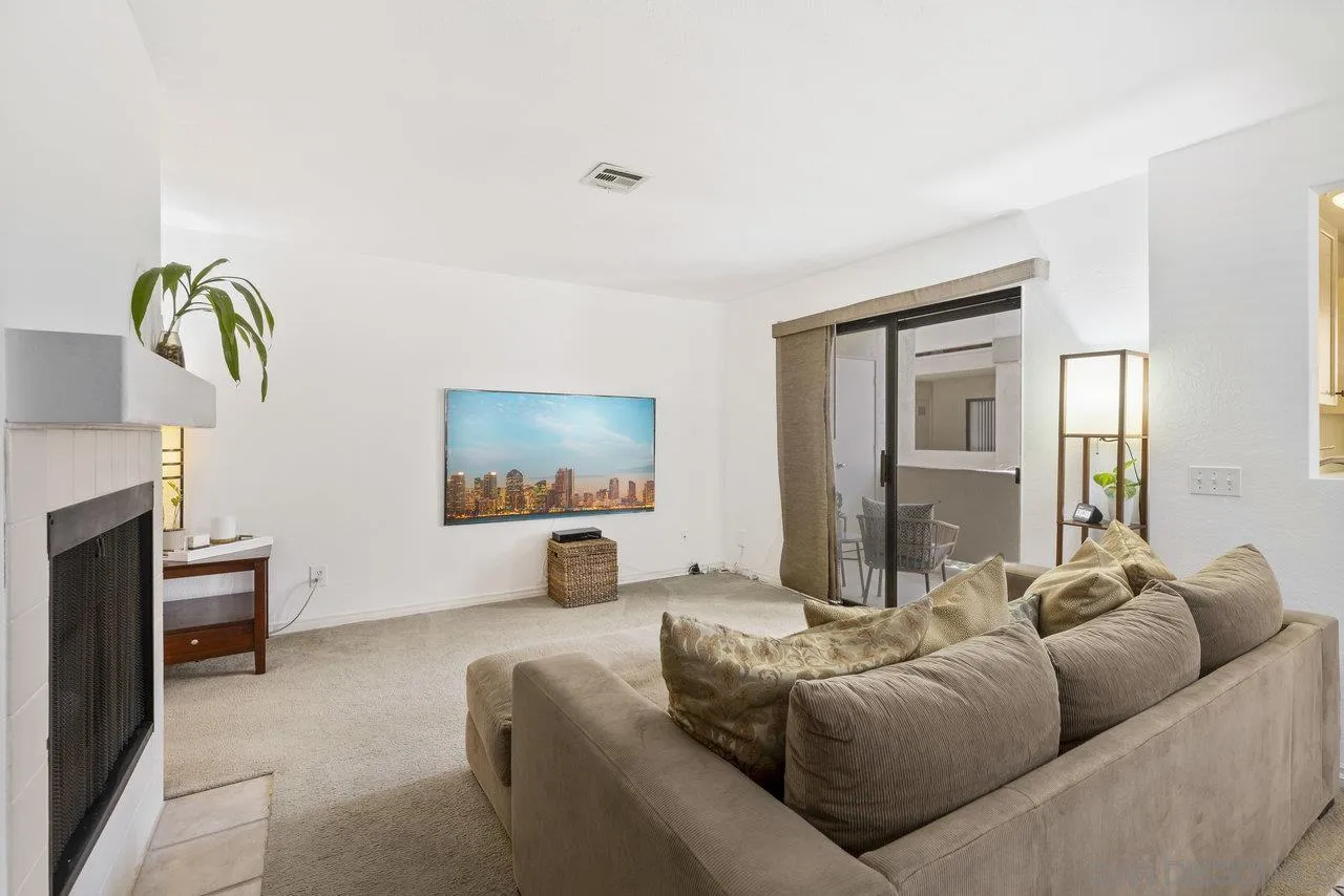 Photo #5: 250027522 Listing 