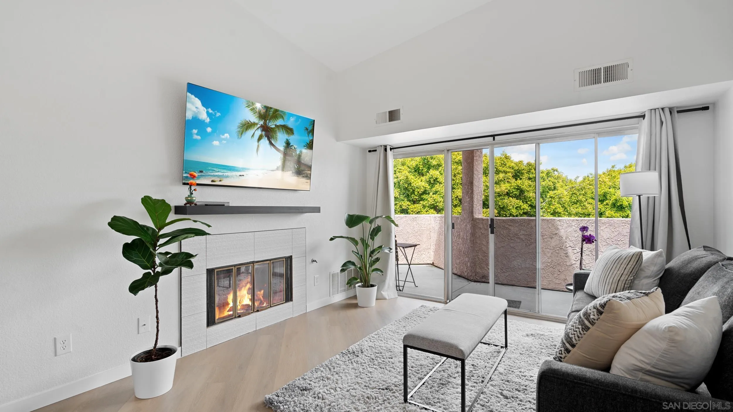 More Details about MLS # 250027549 : 7048 CAMINO DEGRAZIA UNIT 237