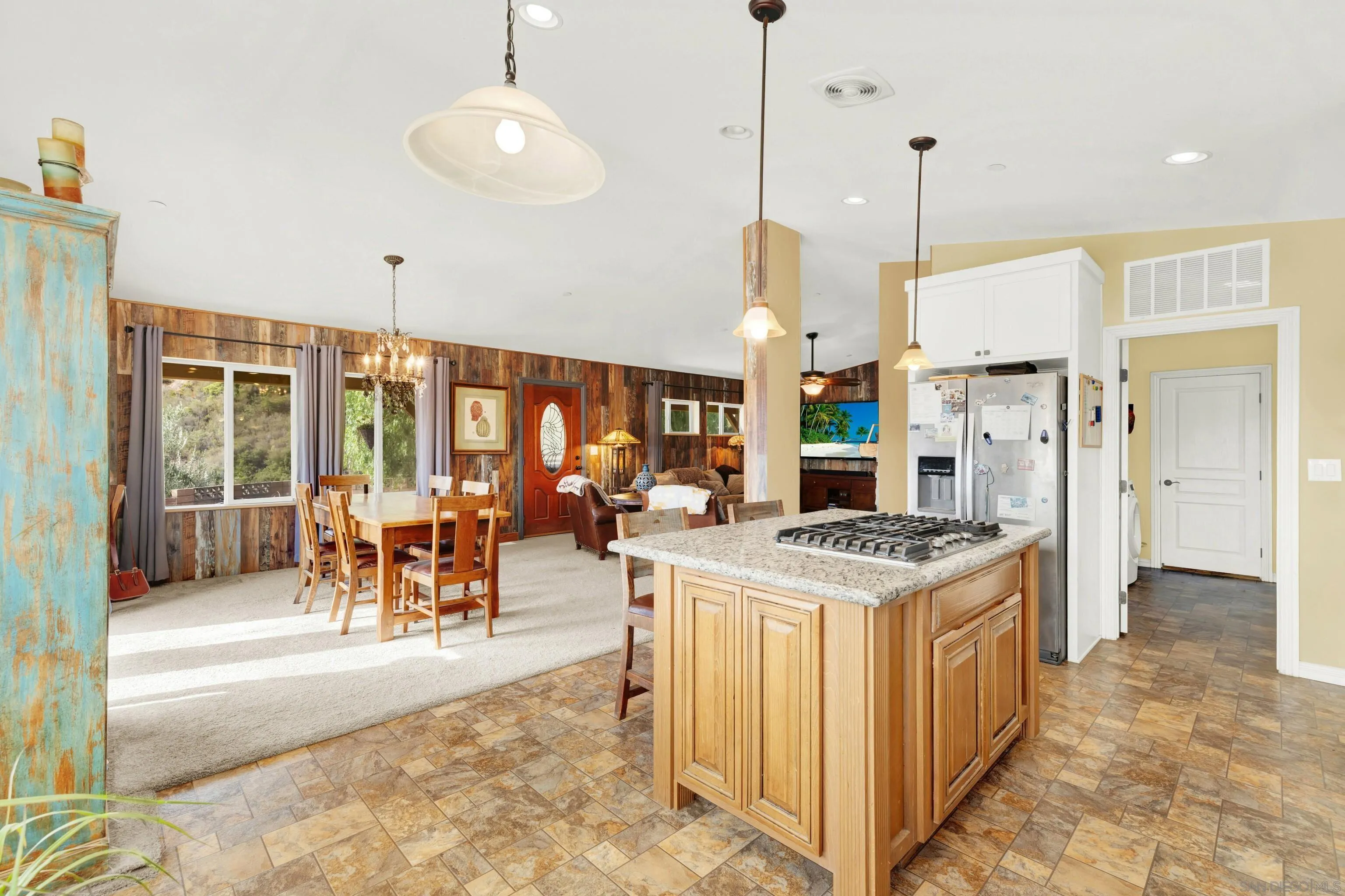 https://cdn.realtyfeed.com/cdn/127/250027550/745993286157f45c198881a5c2ae1bd2.webp
