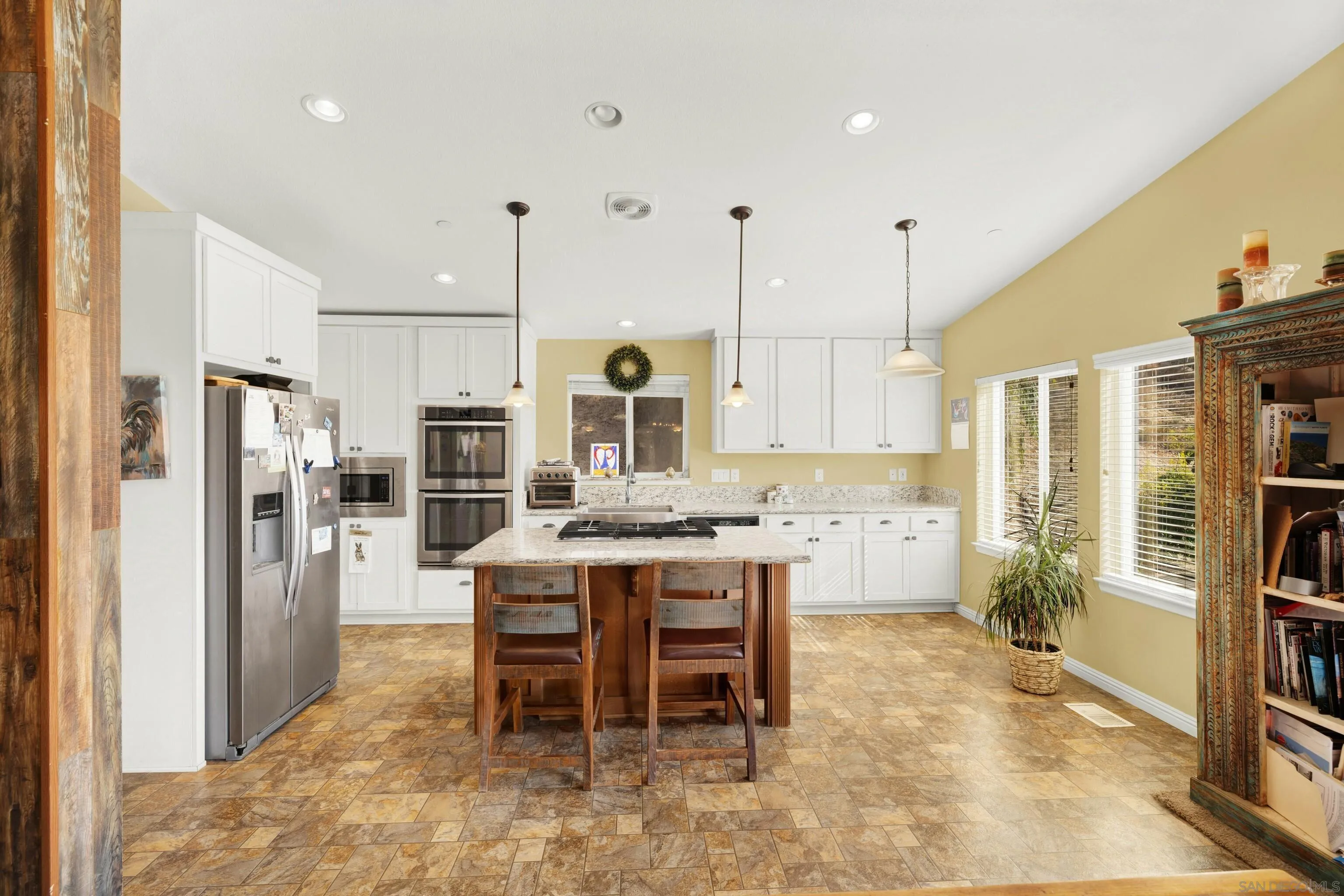 https://cdn.realtyfeed.com/cdn/127/250027550/82f41bbe132120d47c89b6f4a5c89a84.webp