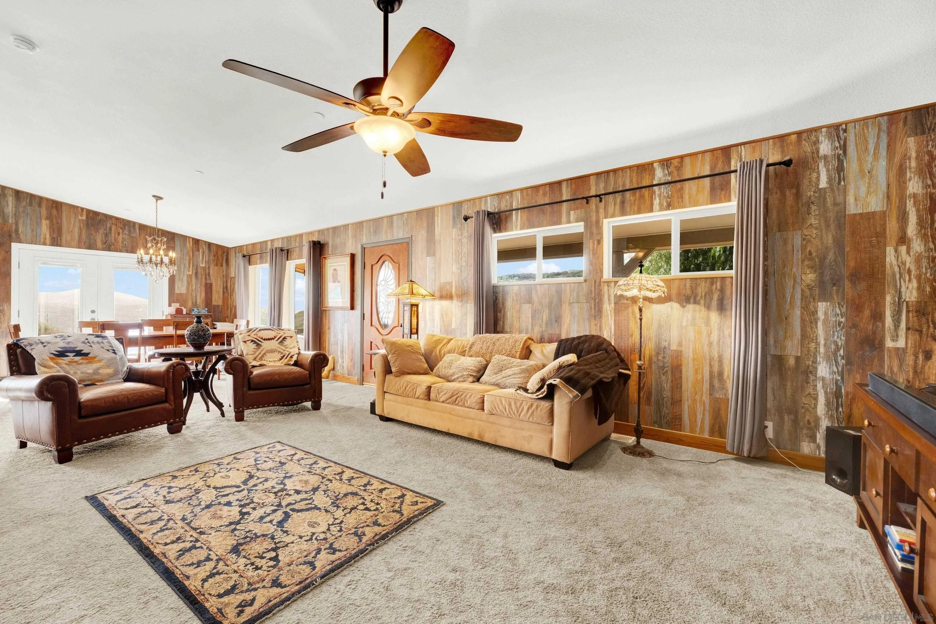 https://cdn.realtyfeed.com/cdn/127/250027550/bdda300f57410d6347eb33c035ab3a1f.webp