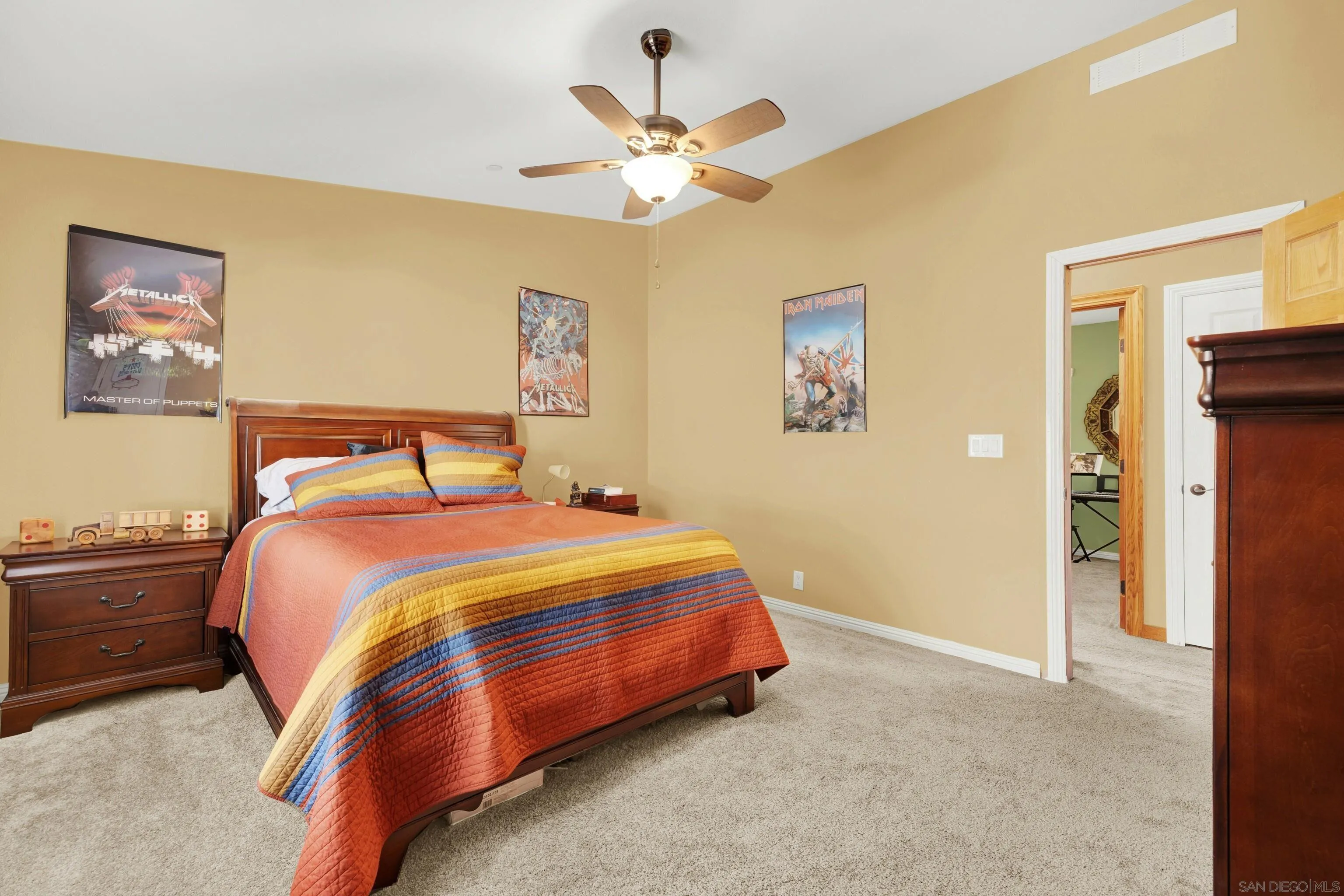 https://cdn.realtyfeed.com/cdn/127/250027550/e32e43c9b6f3b5d6758278c49cc7ce38.webp