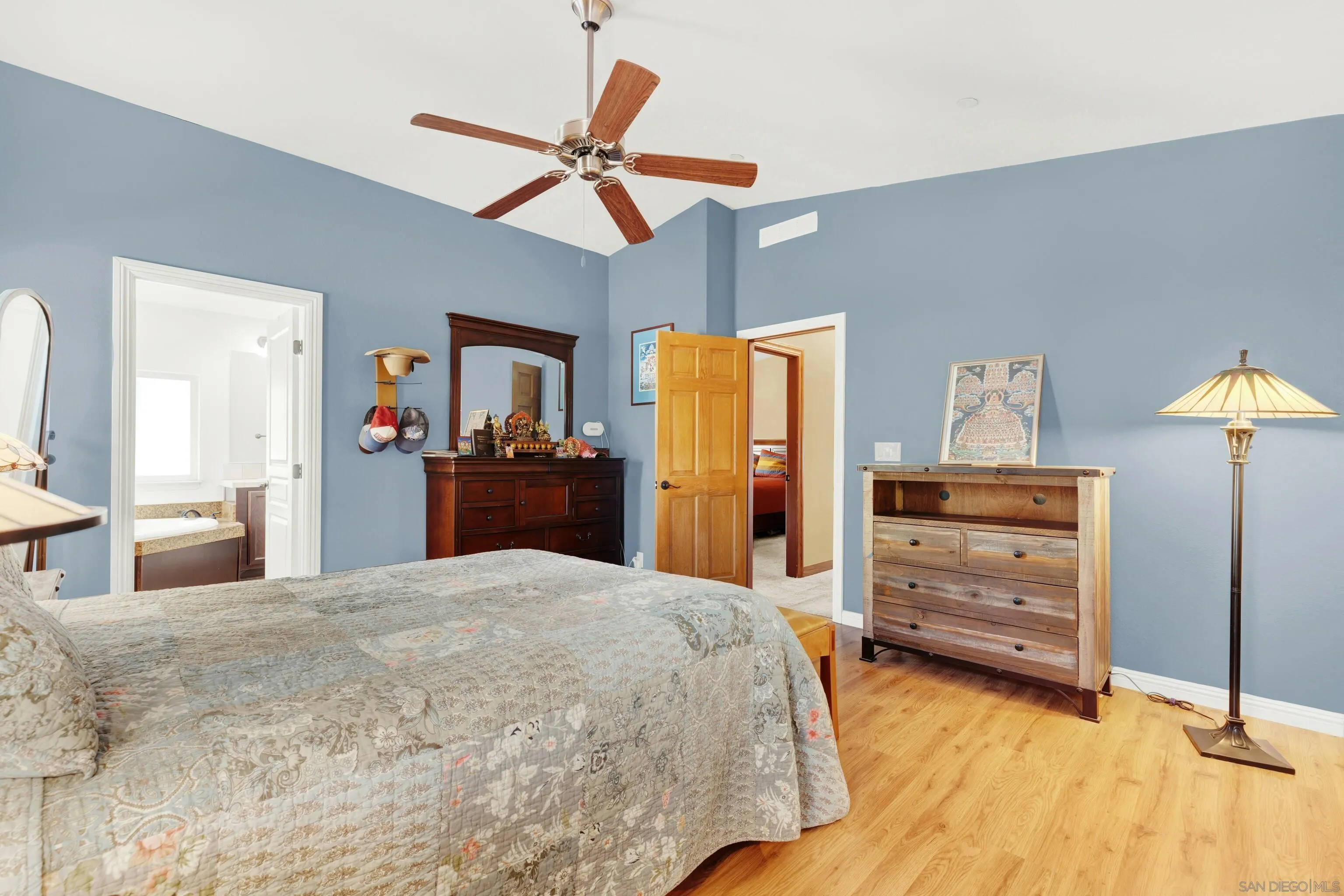 https://cdn.realtyfeed.com/cdn/127/250027550/e57ef56118895e6f15e7a229348ed309.webp