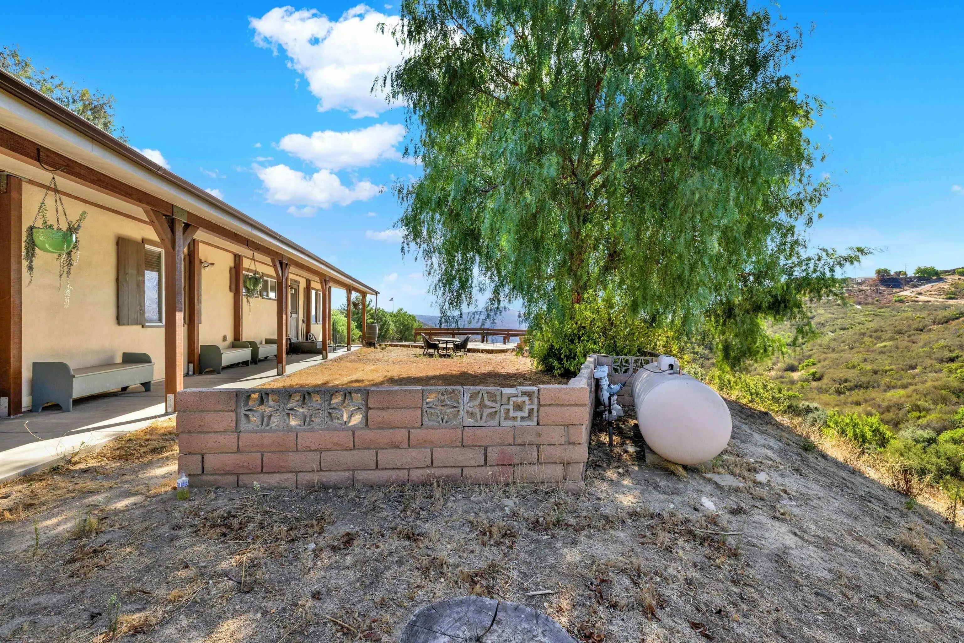 https://cdn.realtyfeed.com/cdn/127/250027550/e82156218b19ec5fe1fcd5e97a96cd20.webp