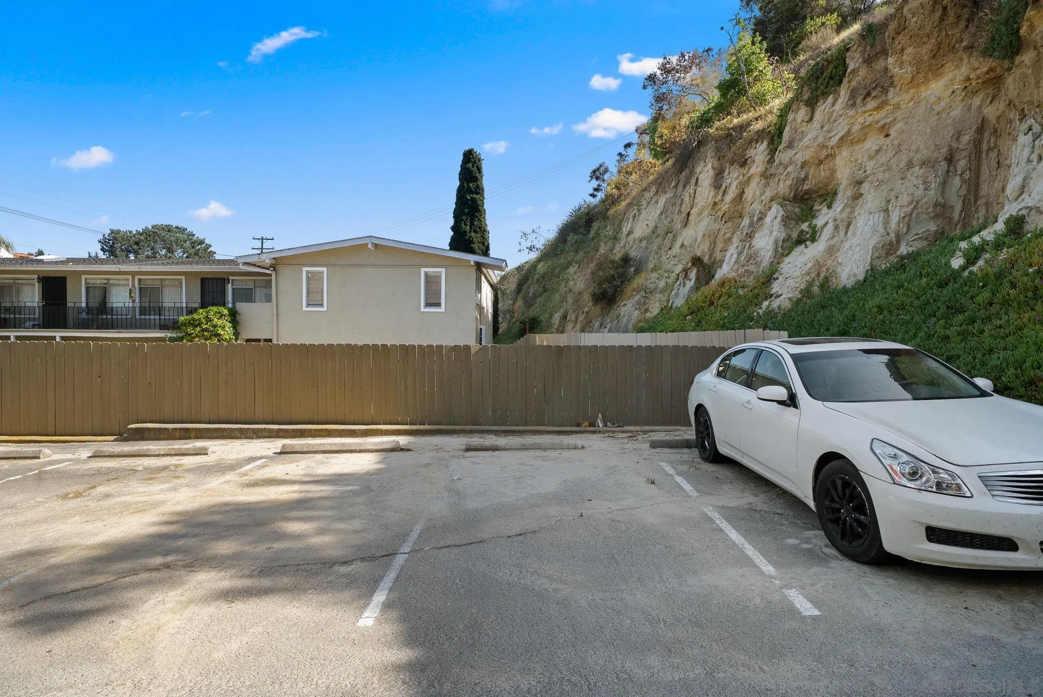 https://cdn.realtyfeed.com/cdn/127/250027559/af2f8af5d4122c0cf70c6e0d546f2584.webp