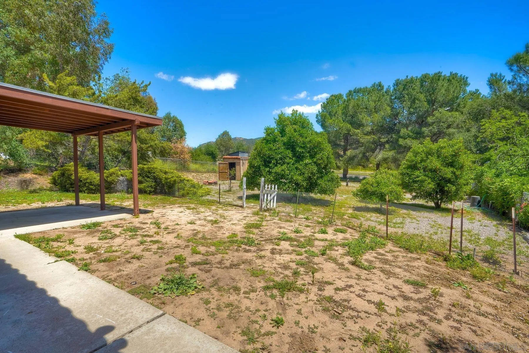 https://cdn.realtyfeed.com/cdn/127/250027560/748cd8ff18a1a66a0165968abe5b7d3d.webp