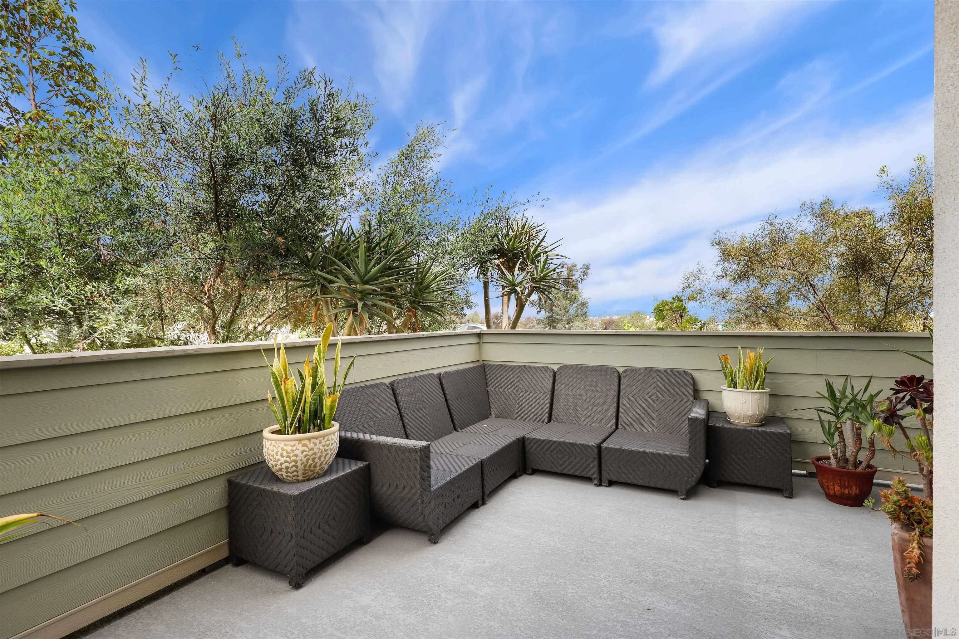 https://cdn.realtyfeed.com/cdn/127/250027567/a3d84212d32ef46792614954caf6fcad.webp