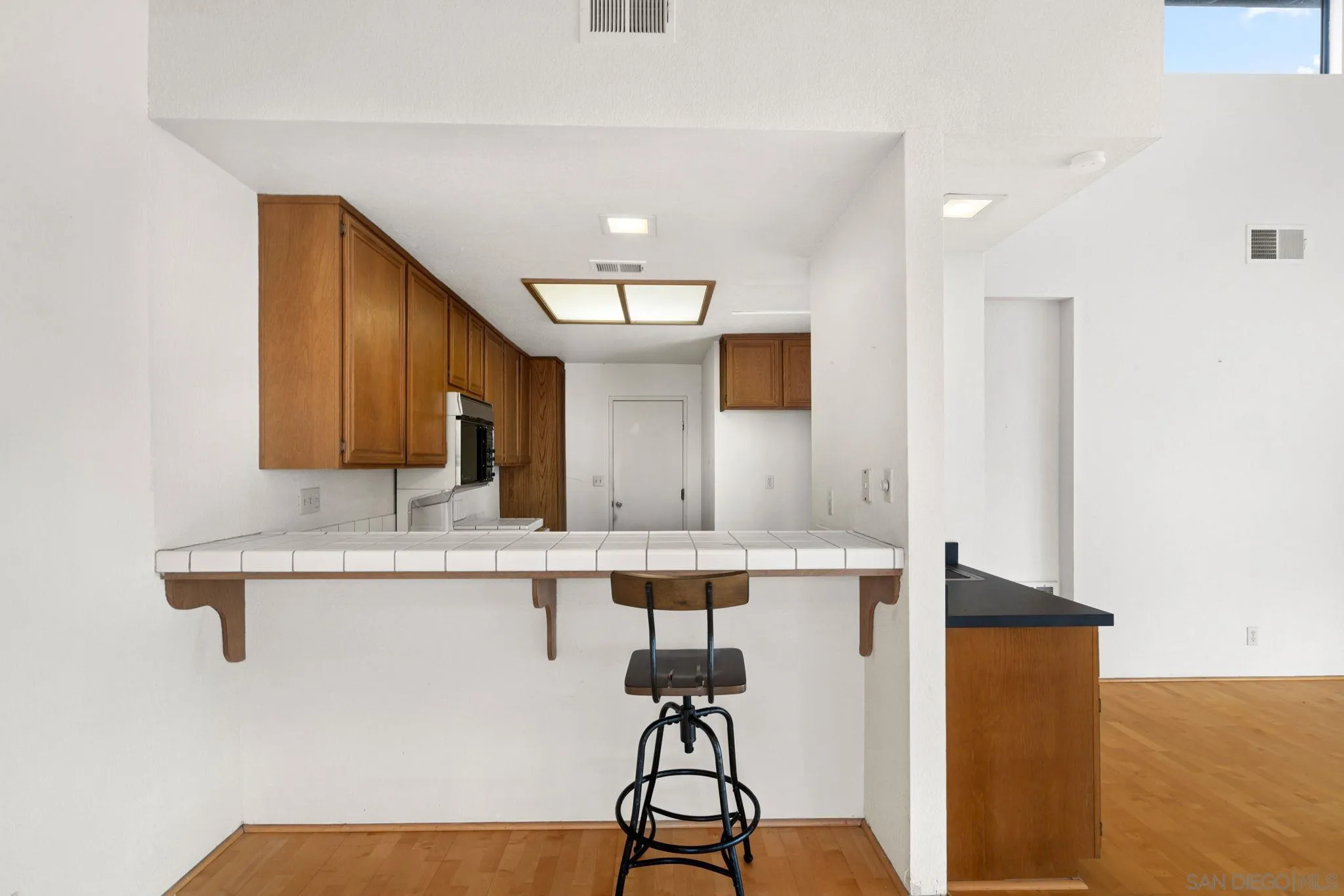 Photo #3: 250027575 Listing 
