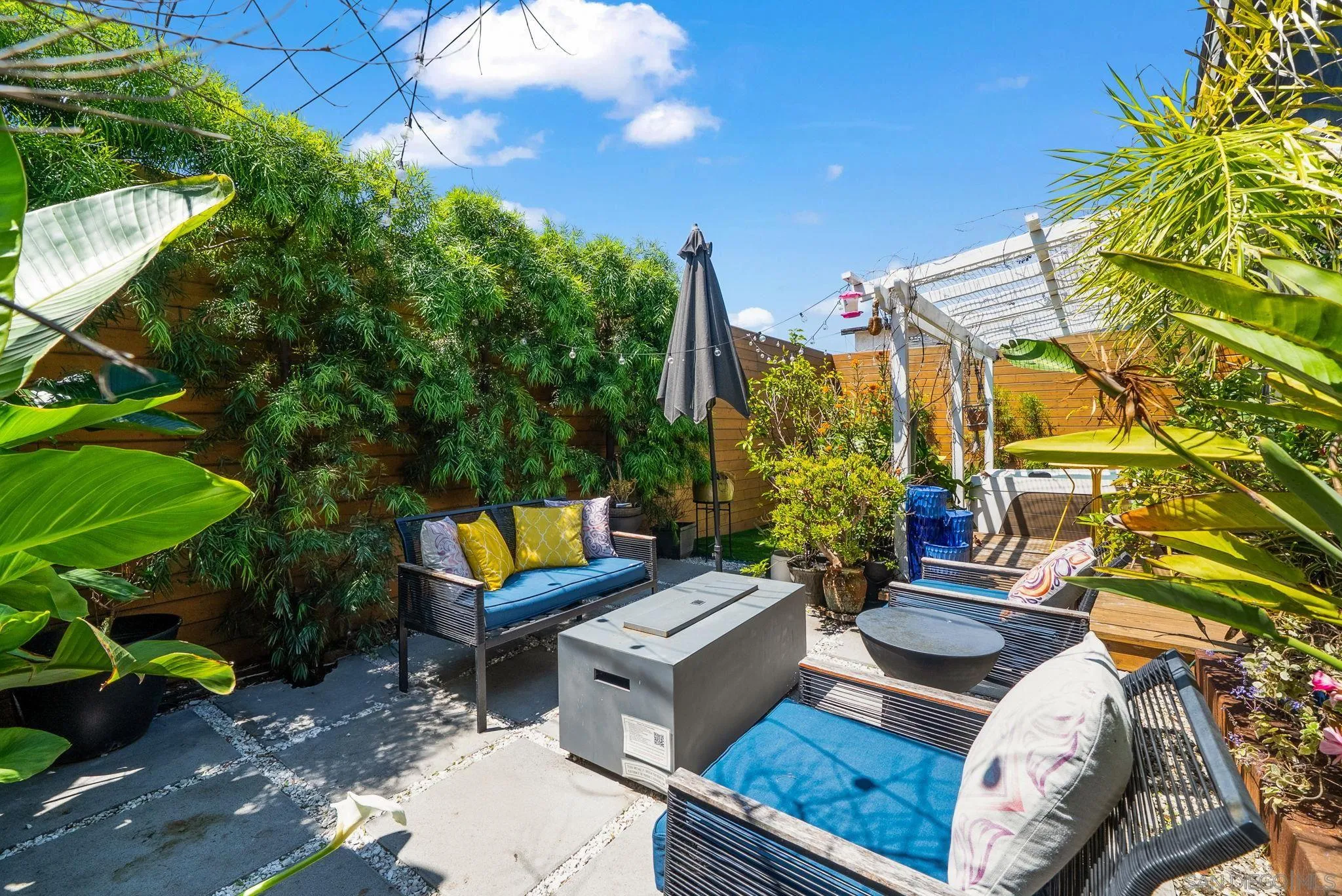 https://cdn.realtyfeed.com/cdn/127/250027577/192ecd60ee645931570f2c3c66f0db3c.webp