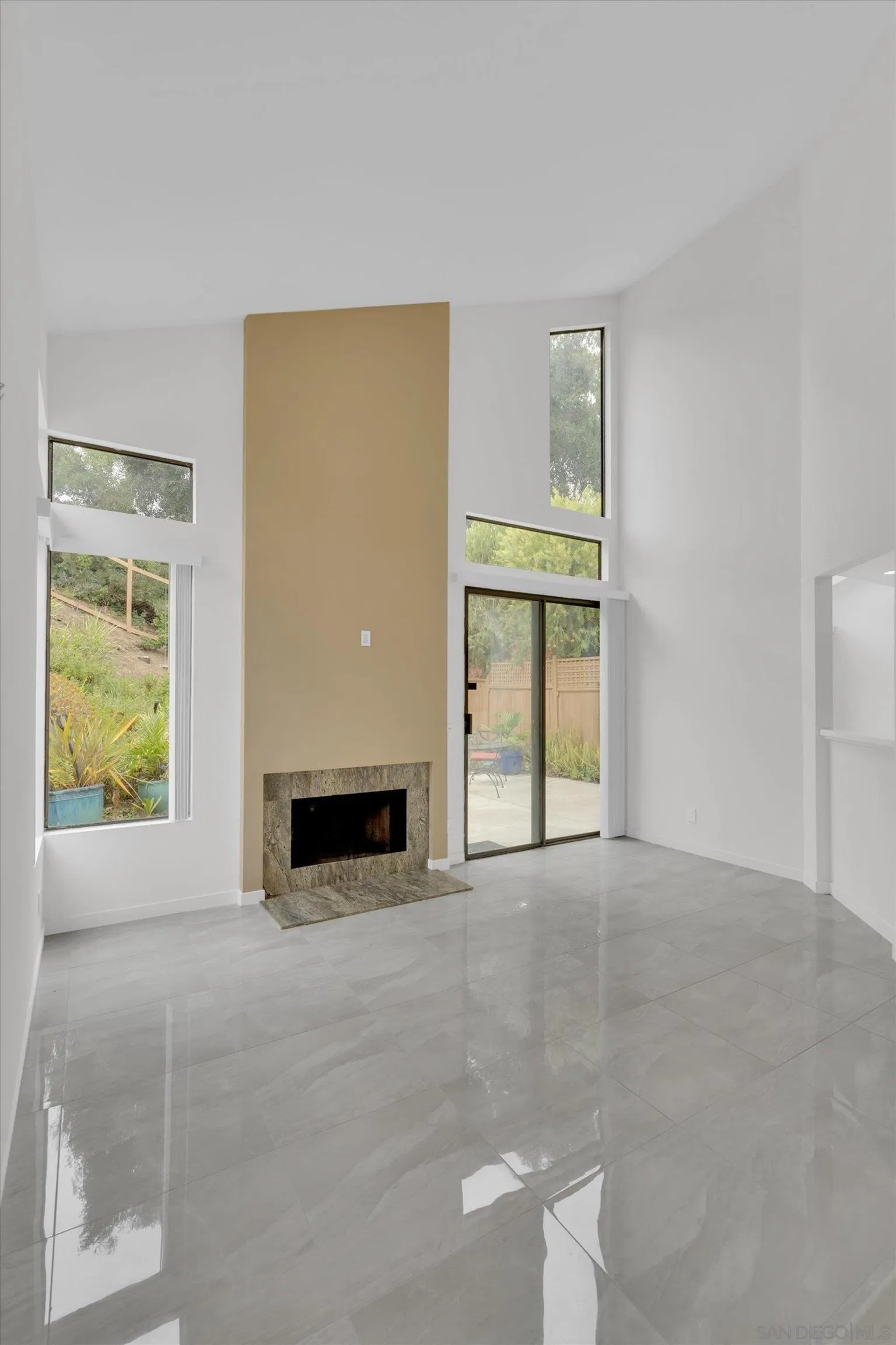 Photo #5: 250027607 Listing 