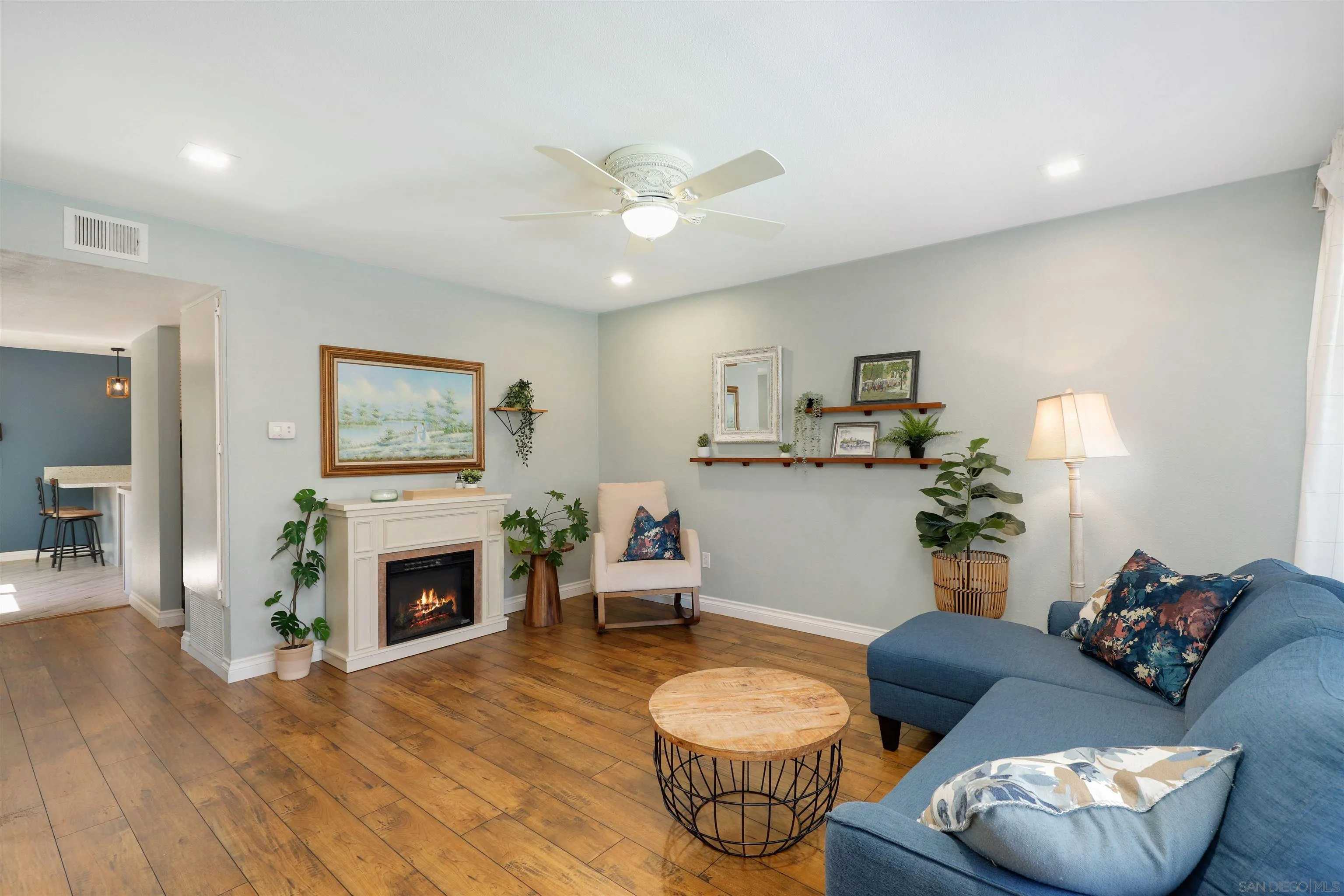 Photo #2: 250027619 Listing 