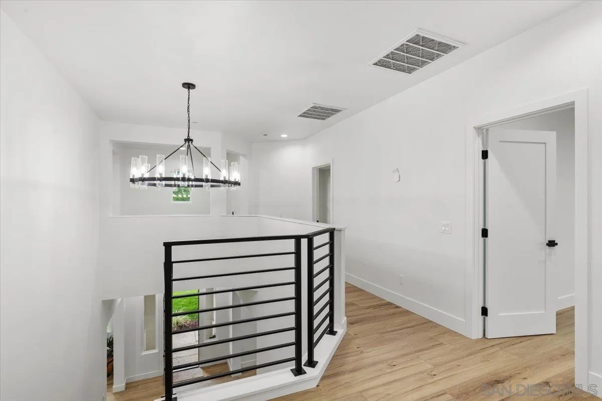 https://cdn.realtyfeed.com/cdn/127/250027622/771d5c87a3f4d956a392311af7993c49.webp