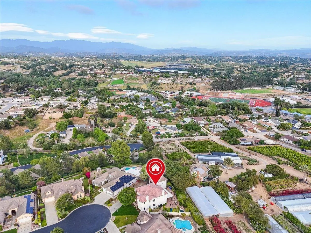 https://cdn.realtyfeed.com/cdn/127/250027622/813947960f0cc1ad07aebaf9605ff8ba.webp