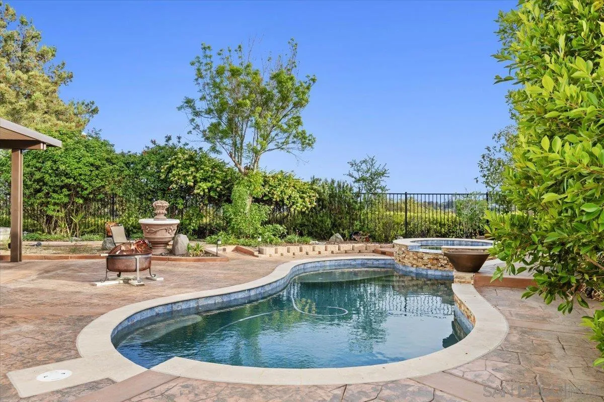 https://cdn.realtyfeed.com/cdn/127/250027622/bdcfc200b734c7187dc42a1823ac0f3b.webp