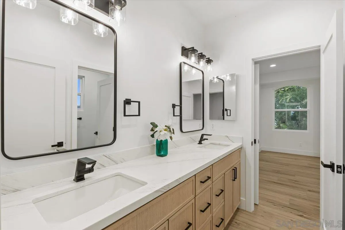 https://cdn.realtyfeed.com/cdn/127/250027622/d05e2093b9346b2798fbd8d6c535385a.webp