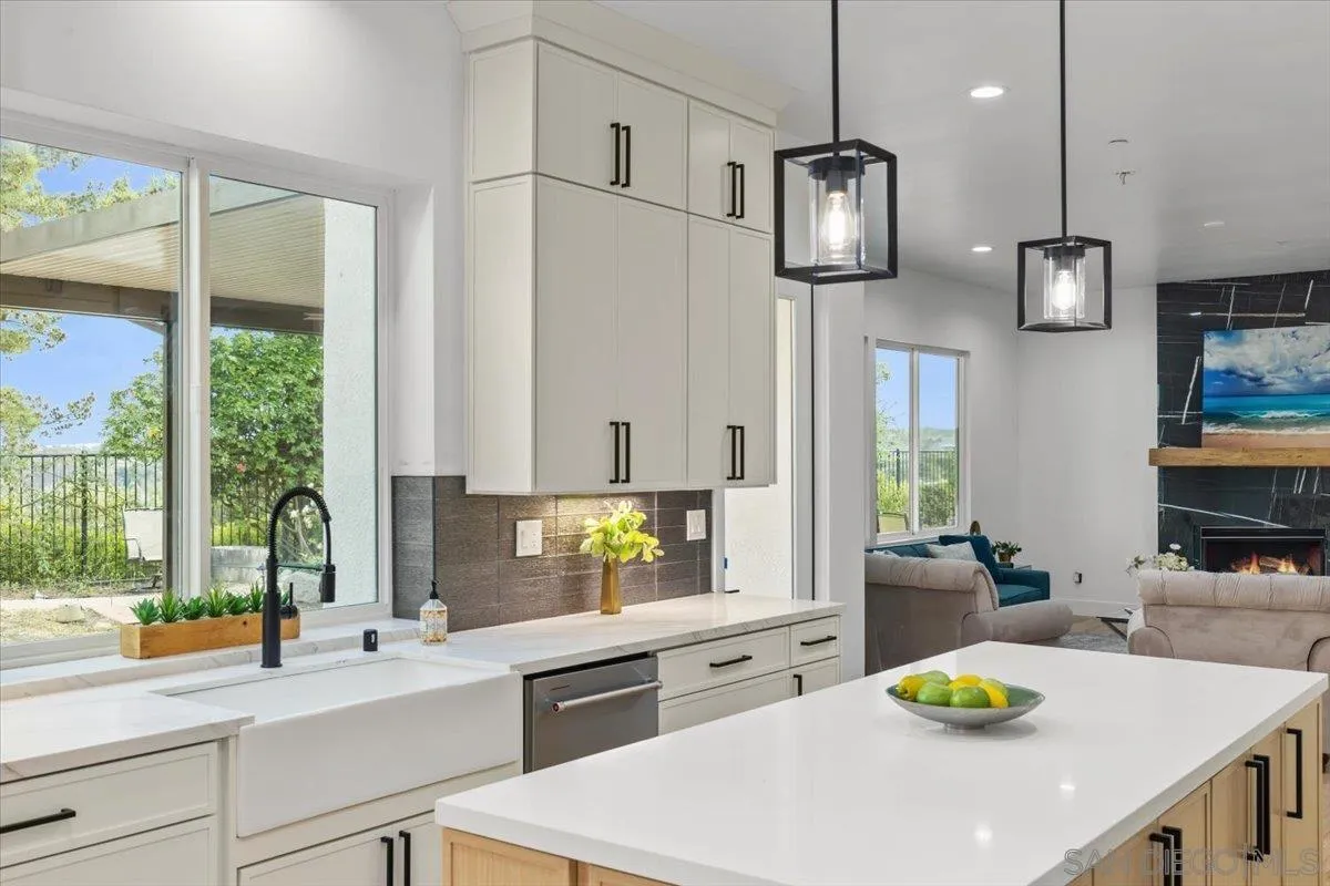 https://cdn.realtyfeed.com/cdn/127/250027622/d4f190479d1bc3d6114c3af76c6a3165.webp