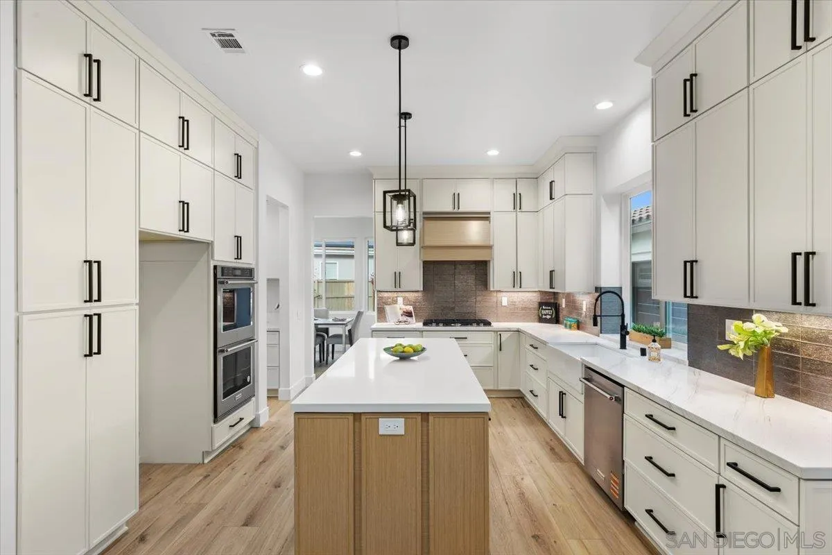 https://cdn.realtyfeed.com/cdn/127/250027622/e0517a50a1314e24dddbea9bd93e89a6.webp