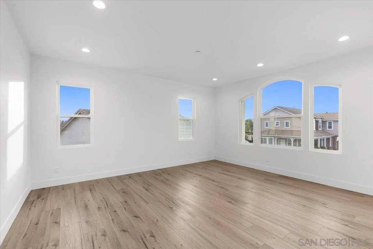 https://cdn.realtyfeed.com/cdn/127/250027622/fed742720f96d08623b2fba5e1e0239a.webp