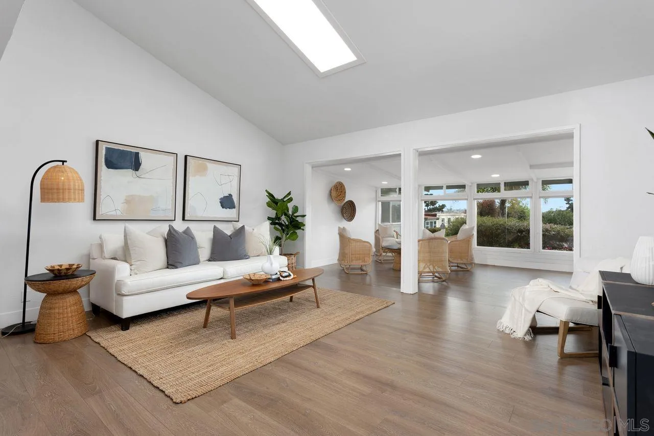 Photo #3: 250027624 Listing 