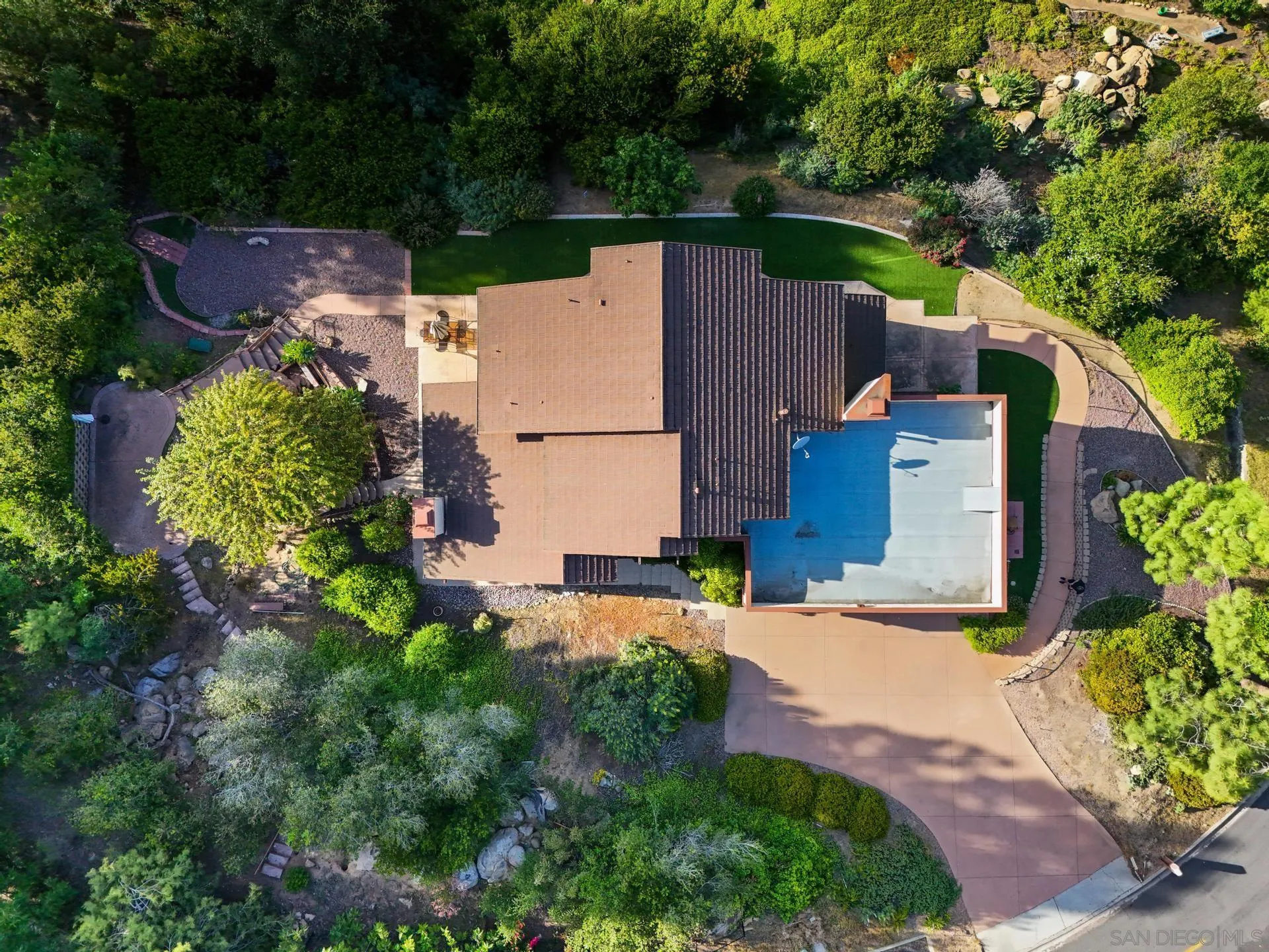 https://cdn.realtyfeed.com/cdn/127/250027656/18890a953eac71b982014f196dc54b17.webp