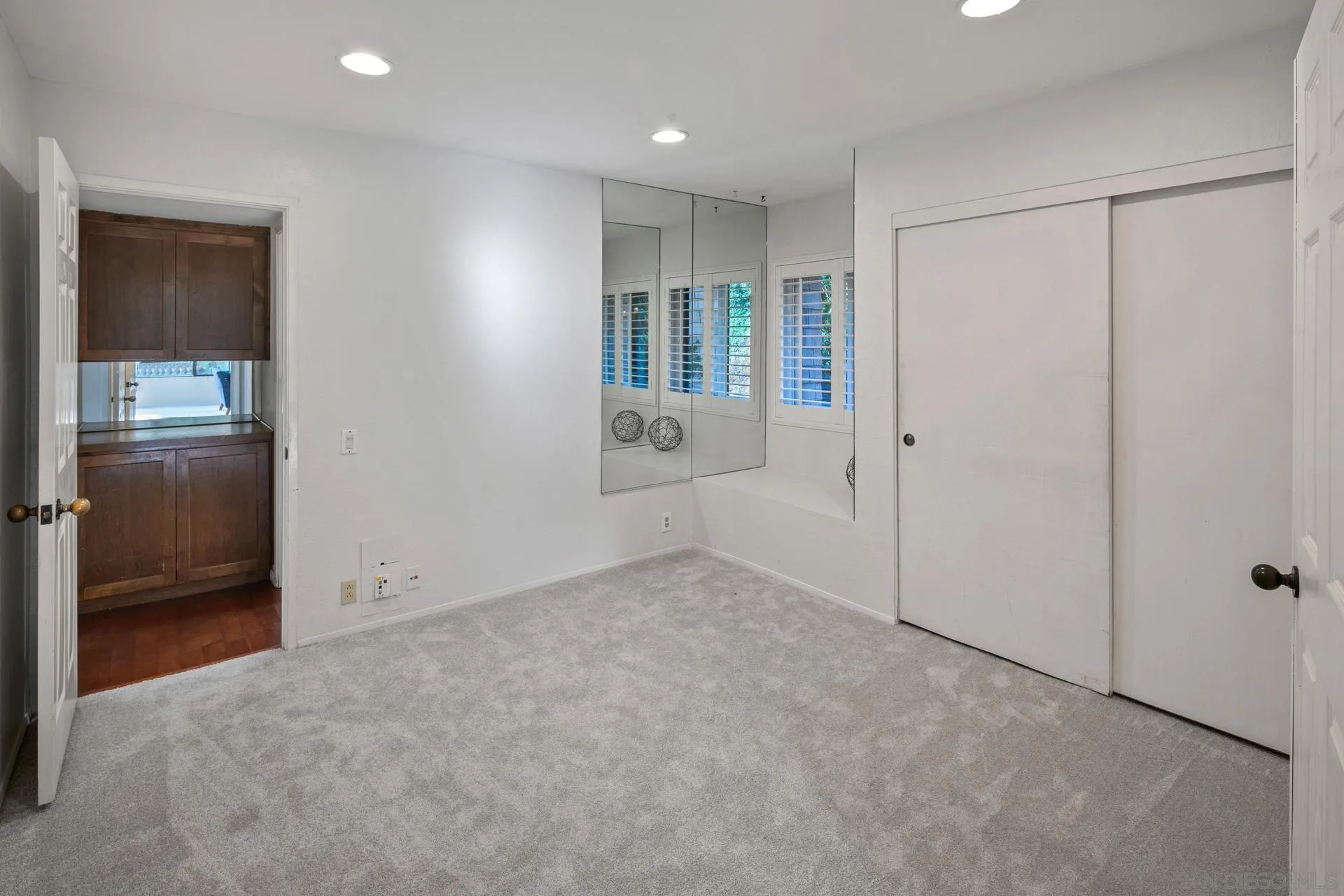 https://cdn.realtyfeed.com/cdn/127/250027656/fd27b7104949f65a969fd8756c27dd84.webp