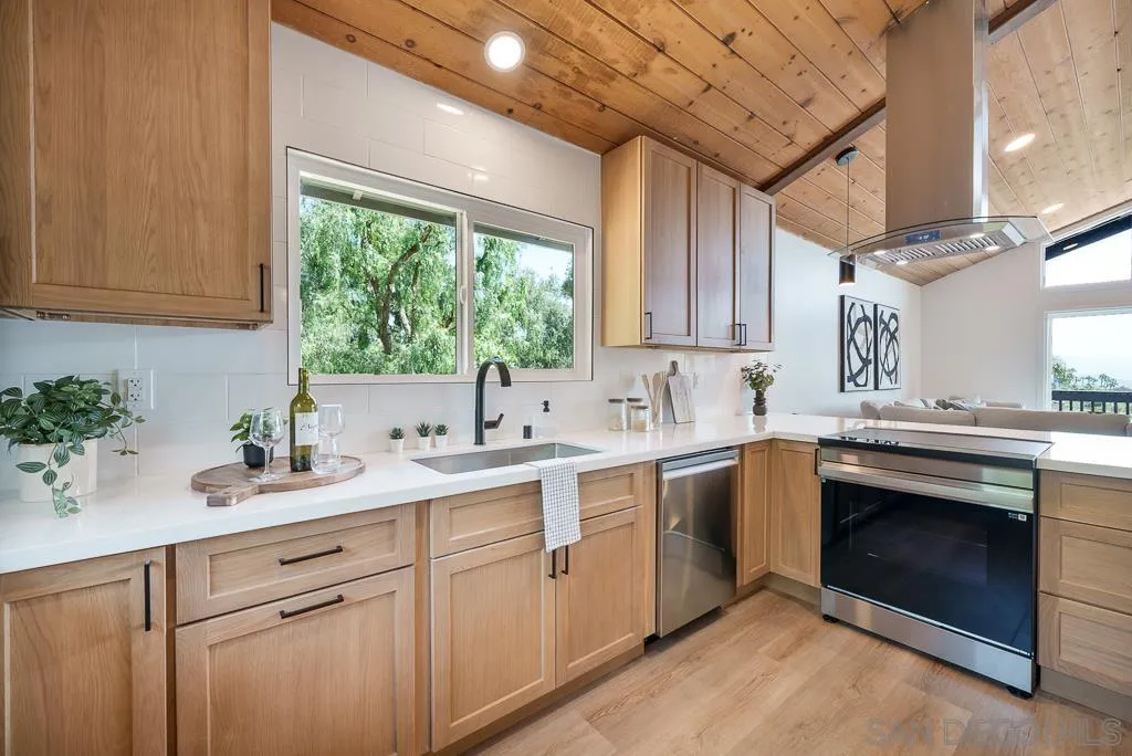 https://cdn.realtyfeed.com/cdn/127/250027673/0286c3f9615d40cf338db640ad726a4a.webp