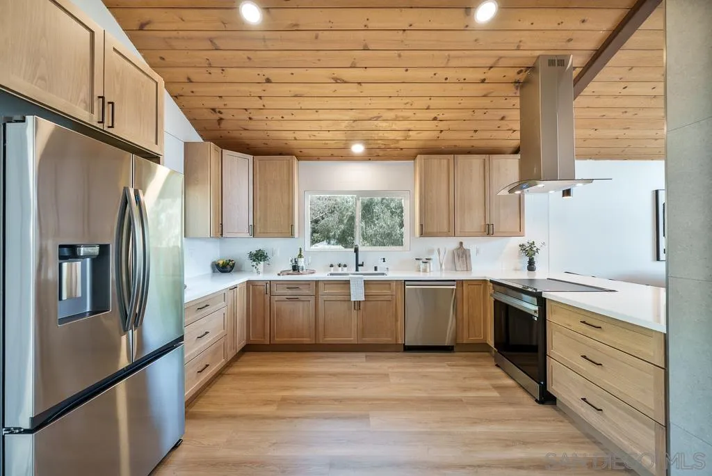 https://cdn.realtyfeed.com/cdn/127/250027673/8a15dea81feaeb8a12c74ea279da98d9.webp