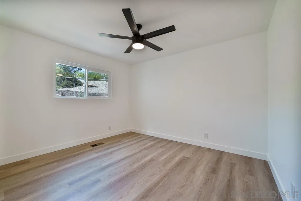 https://cdn.realtyfeed.com/cdn/127/250027673/ad2eb1f122b215d311e0a2b2ac67e25f.webp