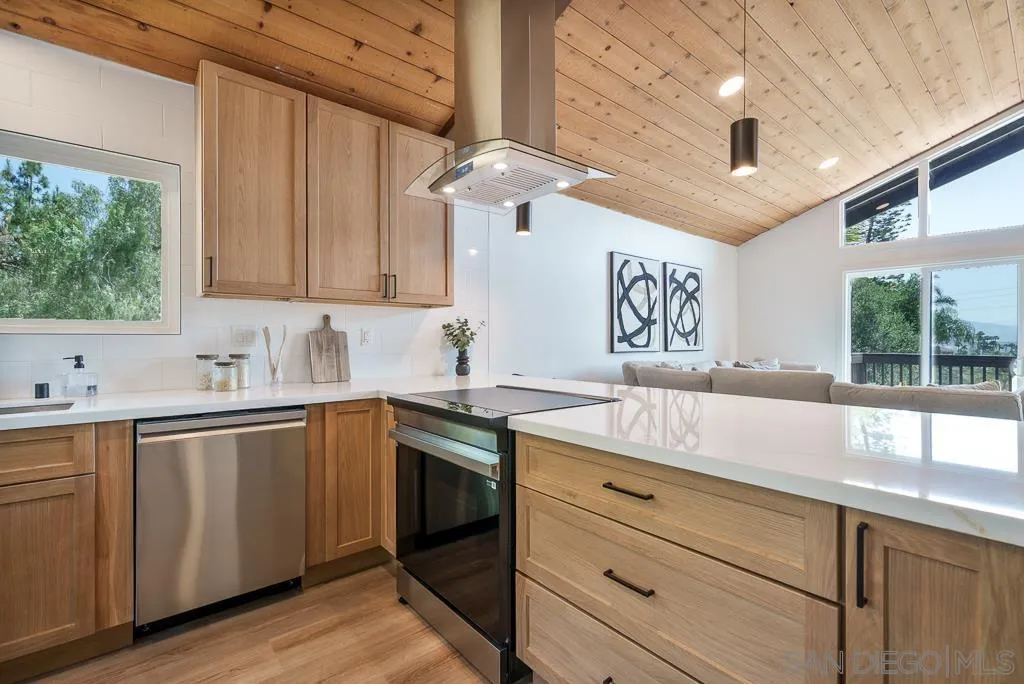 https://cdn.realtyfeed.com/cdn/127/250027673/f62e534021e0bca578fc7659f289f04b.webp
