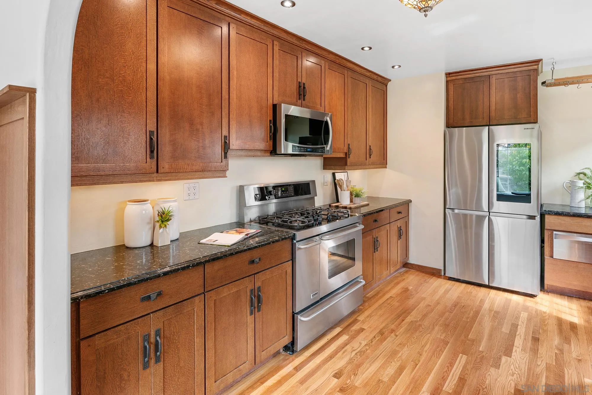 https://cdn.realtyfeed.com/cdn/127/250027683/1d1e40d1527db113f6e6199aaea7b056.webp