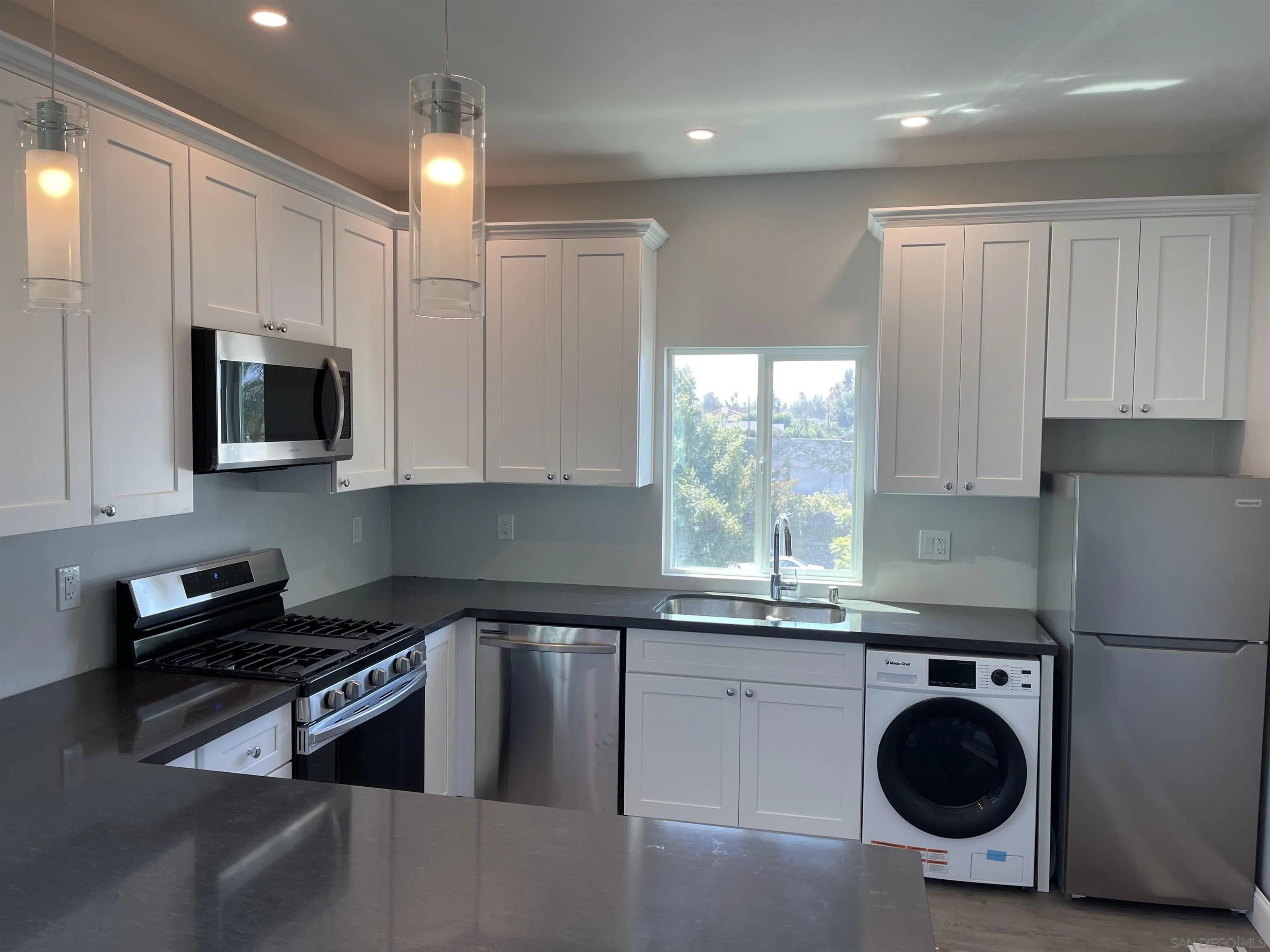 https://cdn.realtyfeed.com/cdn/127/250027683/51141274c8fbc6d80e766fadaf4f52e2.webp