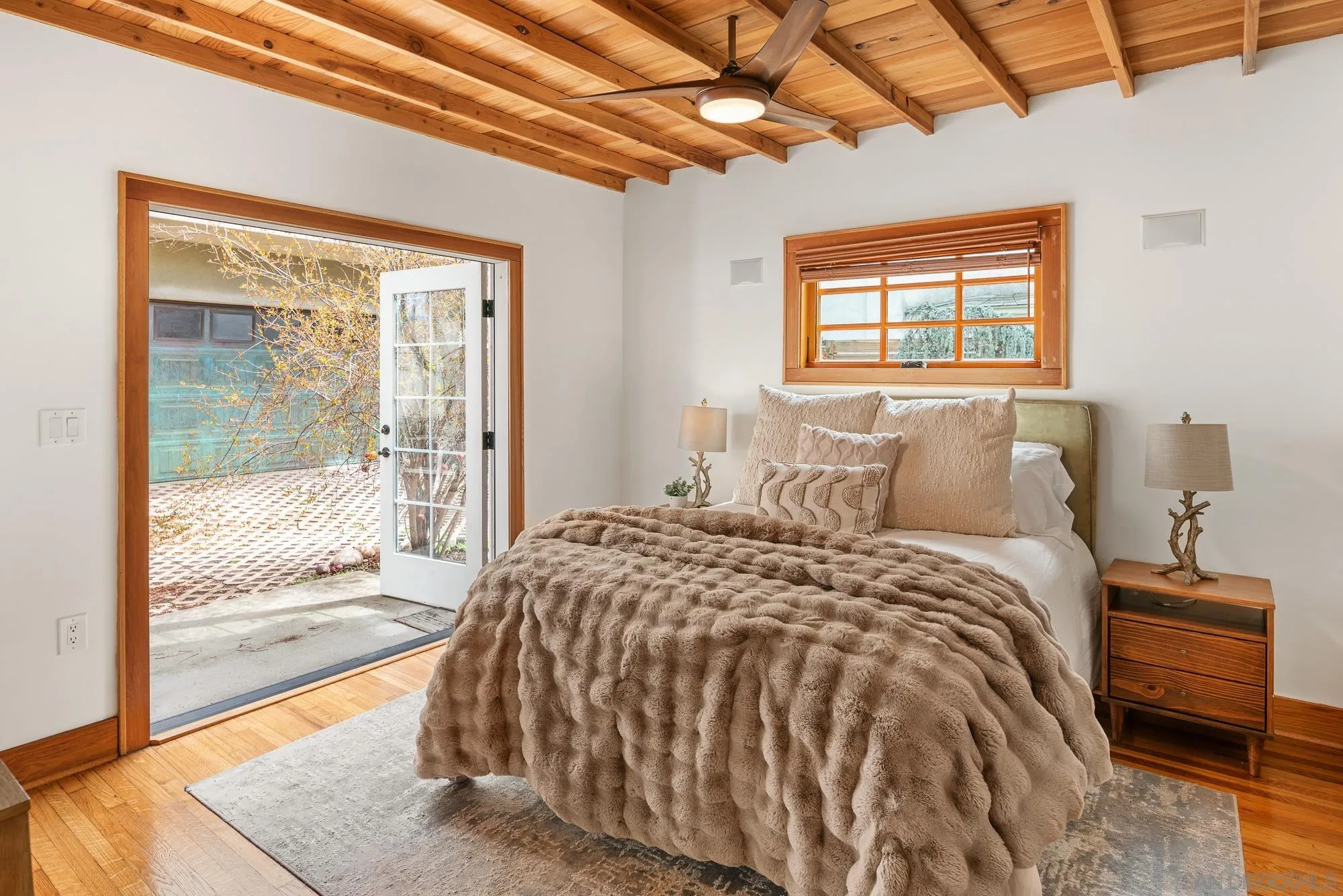 https://cdn.realtyfeed.com/cdn/127/250027683/8d03ef4e9ff3d57a581d99e8f76ec9d4.webp