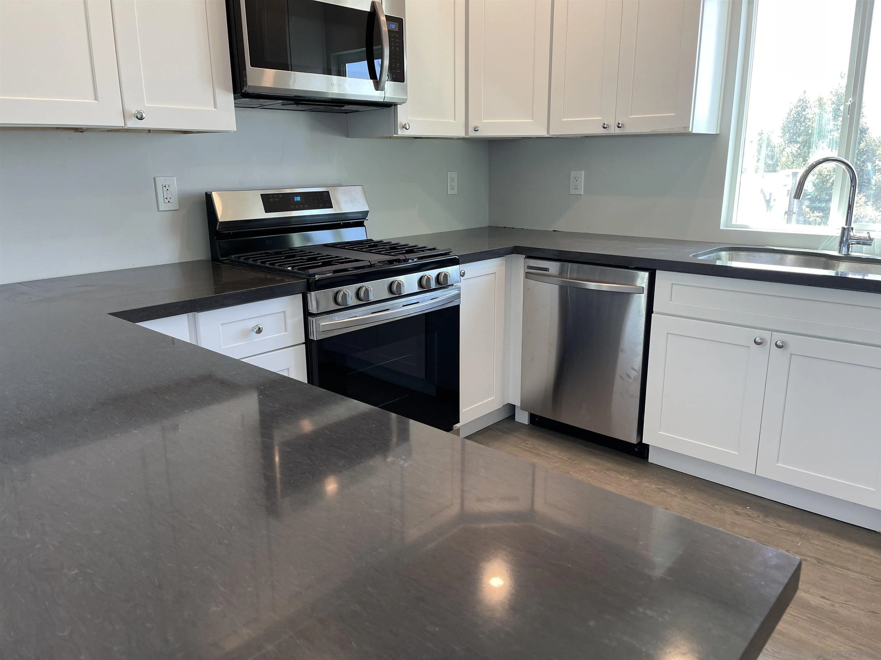 https://cdn.realtyfeed.com/cdn/127/250027683/b3d3f1b305059c5d83f033c77e1431a7.webp