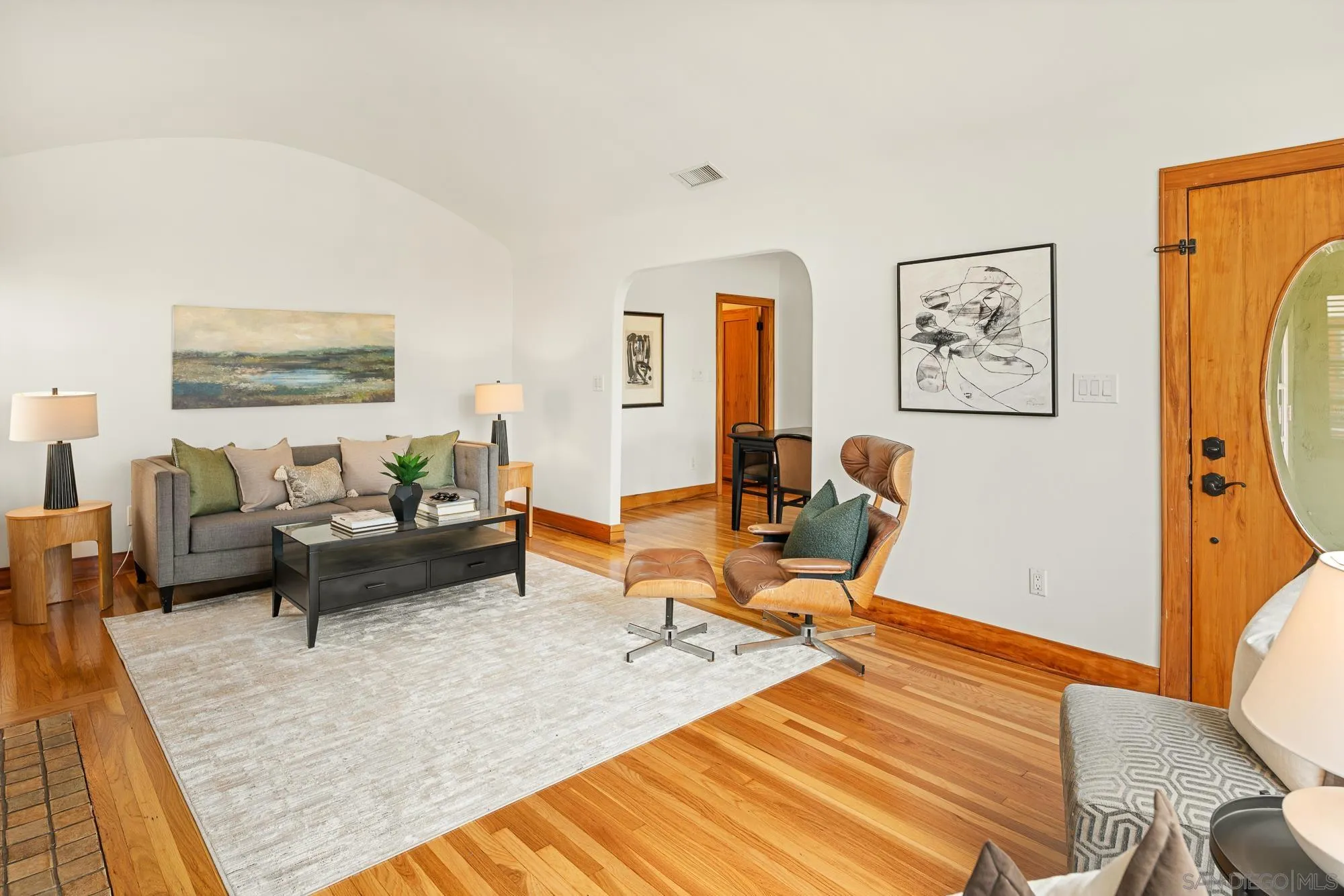 https://cdn.realtyfeed.com/cdn/127/250027683/c1a0b451fb23e35631930d59e267b901.webp