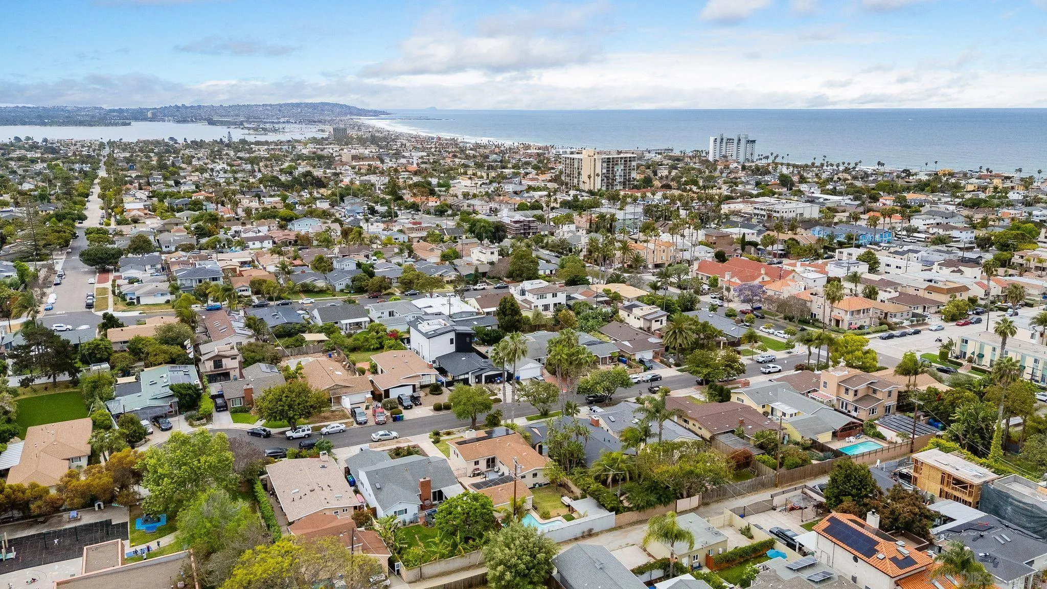 https://cdn.realtyfeed.com/cdn/127/250027704/21f360e5070047747444ffd952189c23.webp
