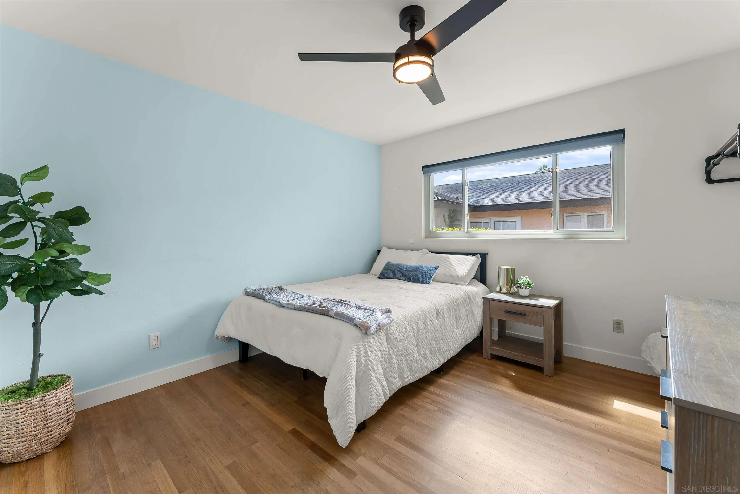 https://cdn.realtyfeed.com/cdn/127/250027704/b77ff06a19280636e3fac51a7918b018.webp