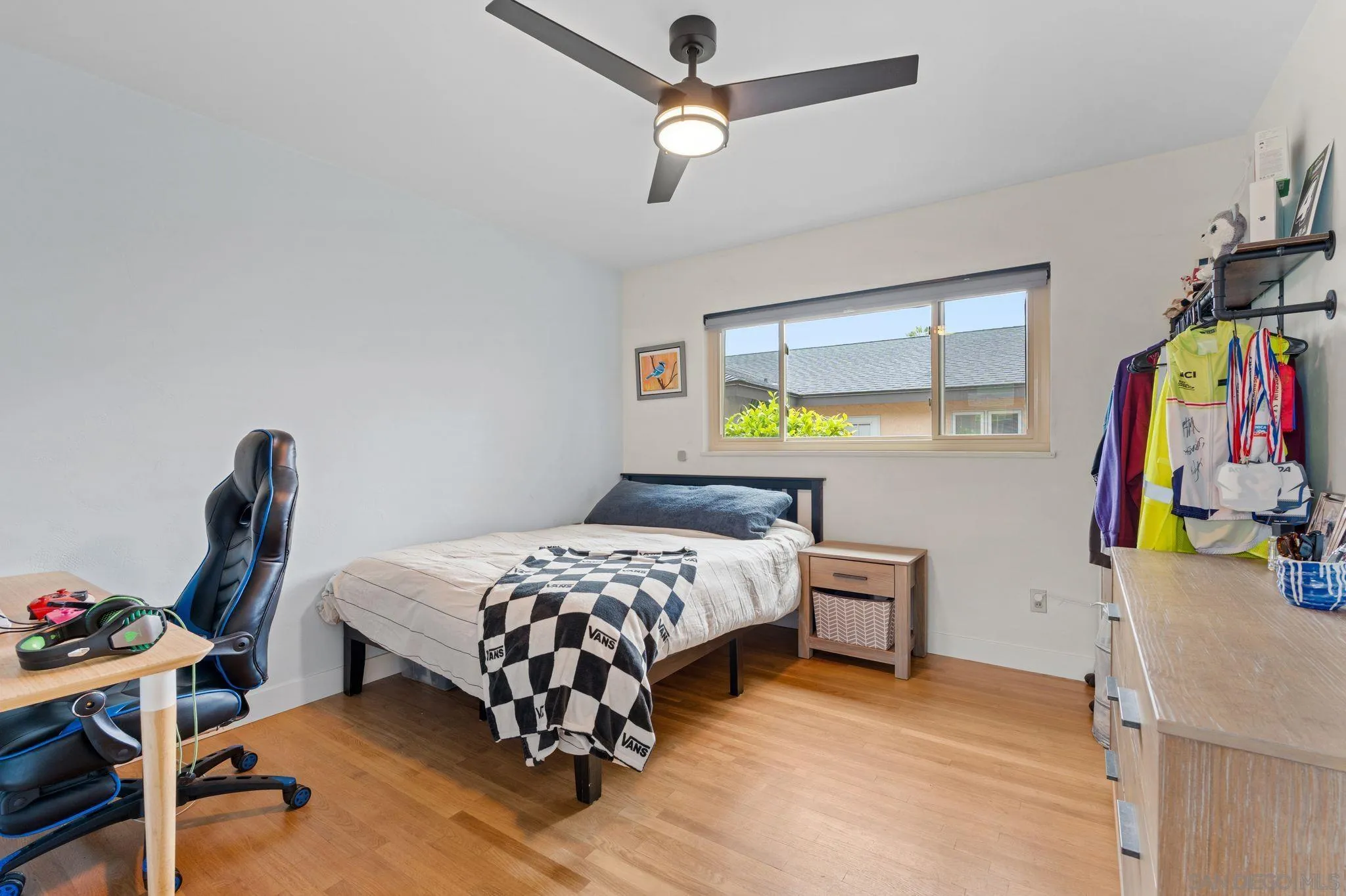 https://cdn.realtyfeed.com/cdn/127/250027704/c48e9273bfa54702d3fb2bbbabc19267.webp