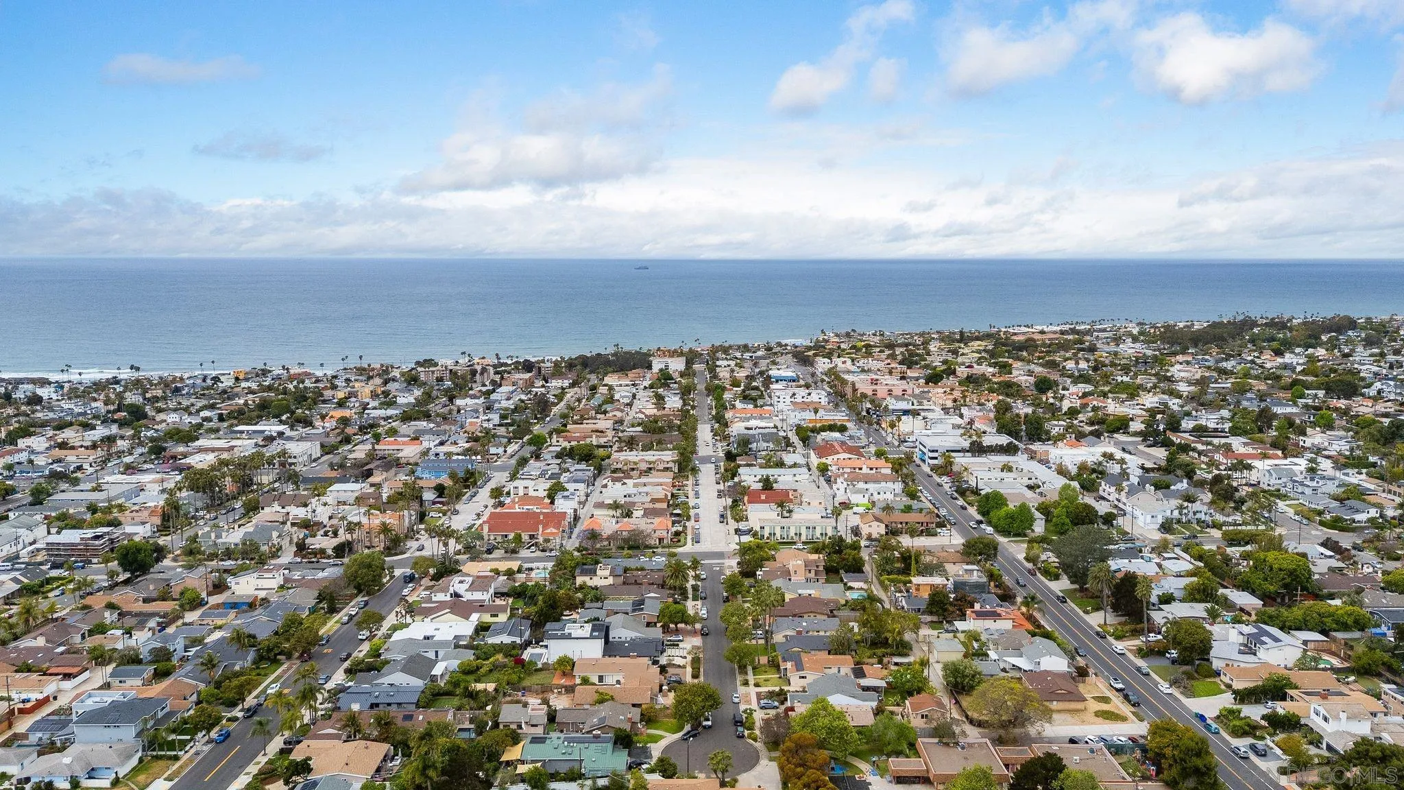 https://cdn.realtyfeed.com/cdn/127/250027704/ce1dc03f45dc0ea6d7a6a373f8eccc06.webp