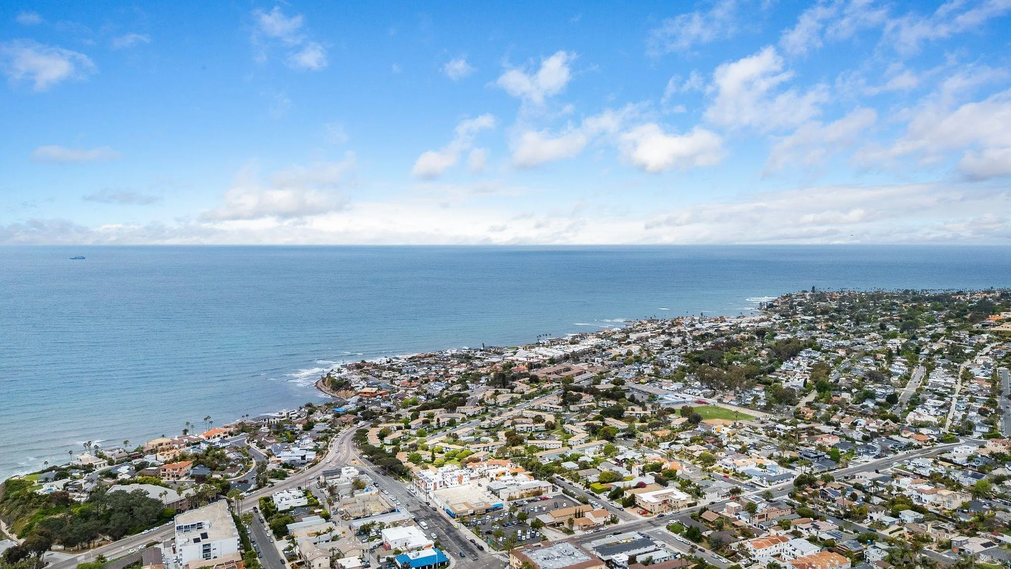 https://cdn.realtyfeed.com/cdn/127/250027704/fd95bd73391674f07dd88e1cbe780250.webp