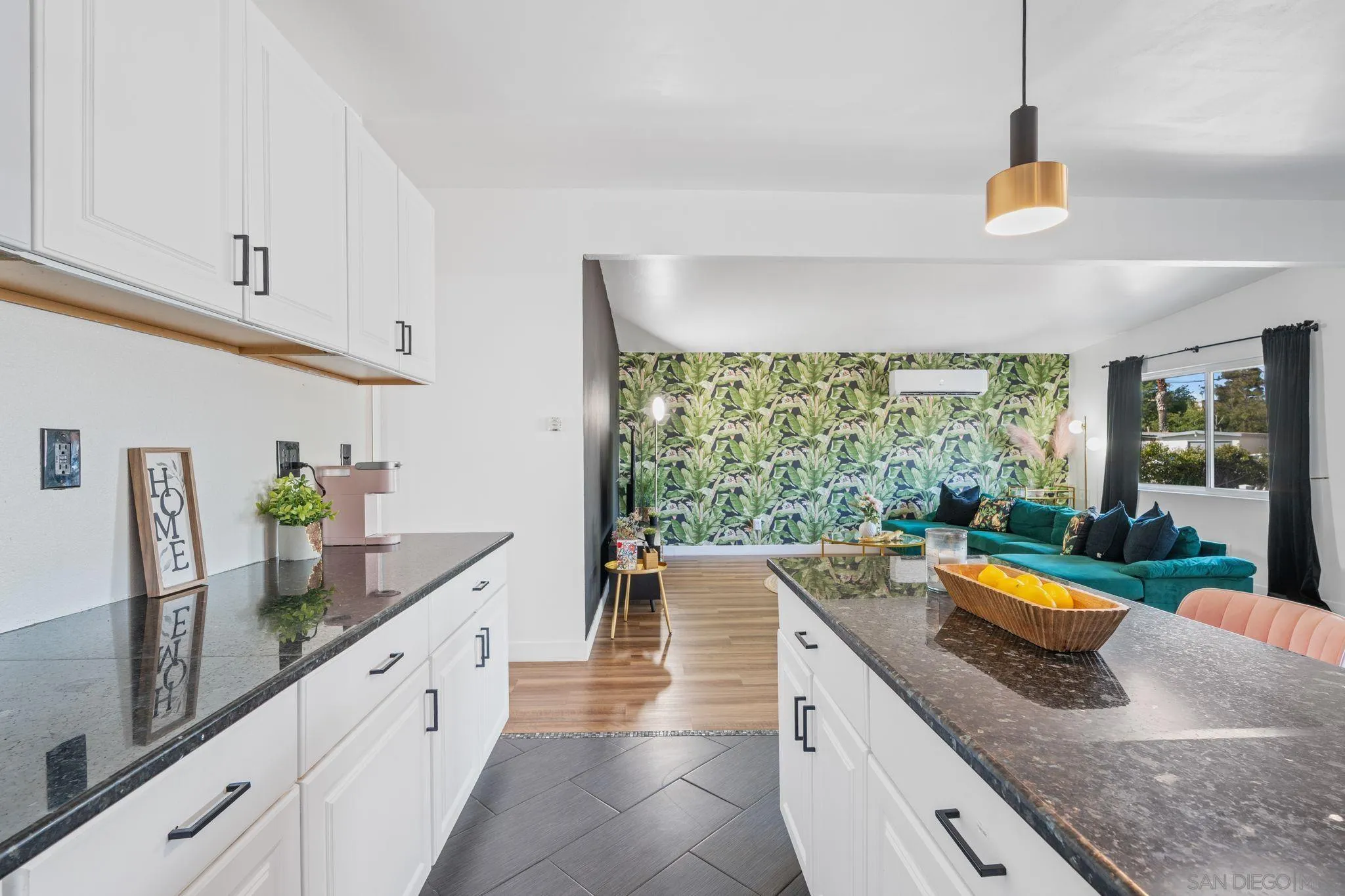 https://cdn.realtyfeed.com/cdn/127/250027714/983b84967dbc0680205e2808519eb597.webp