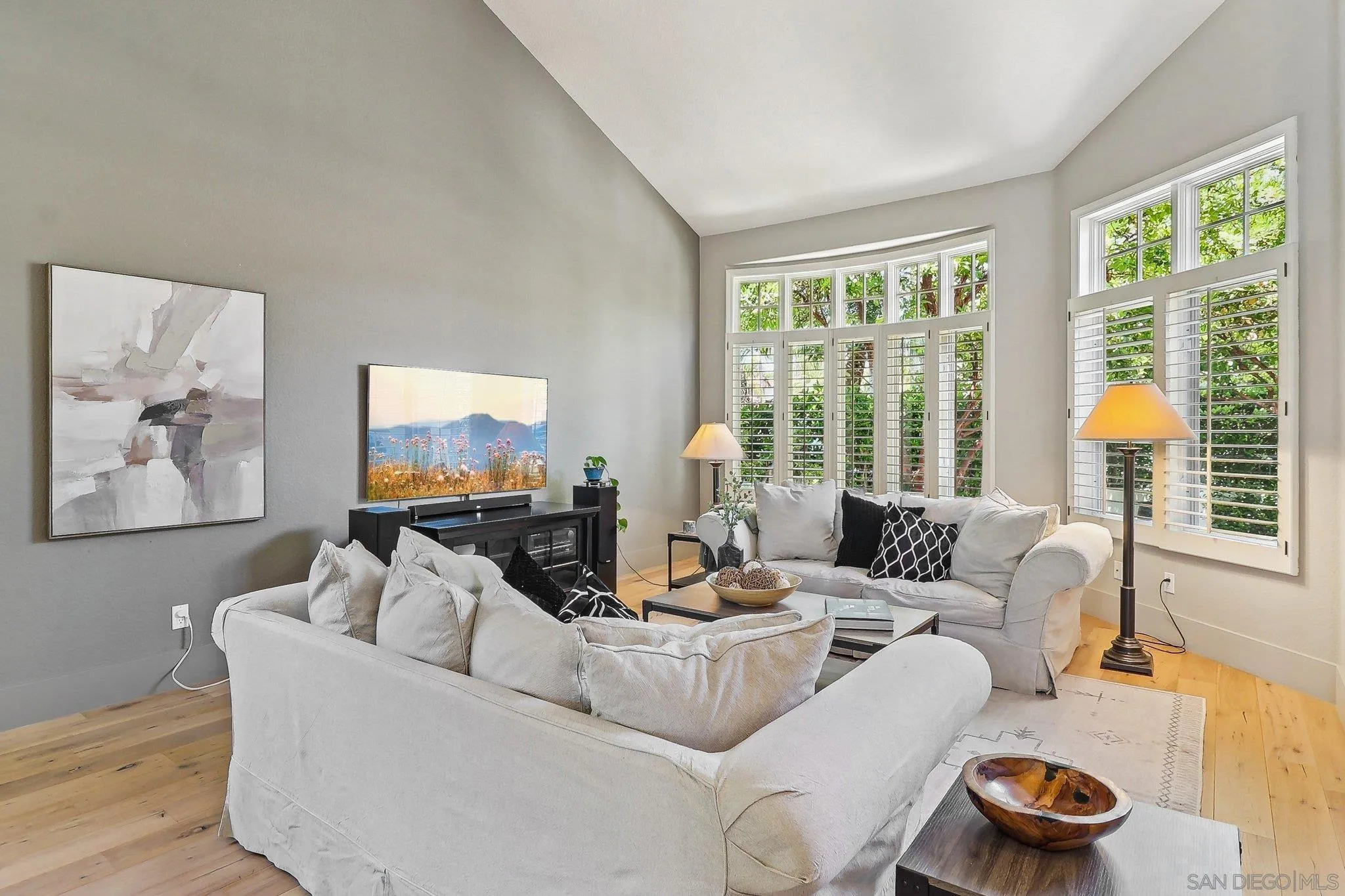 https://cdn.realtyfeed.com/cdn/127/250027718/3b6c8f1ad55806f12abe1ff9a5111bba.webp