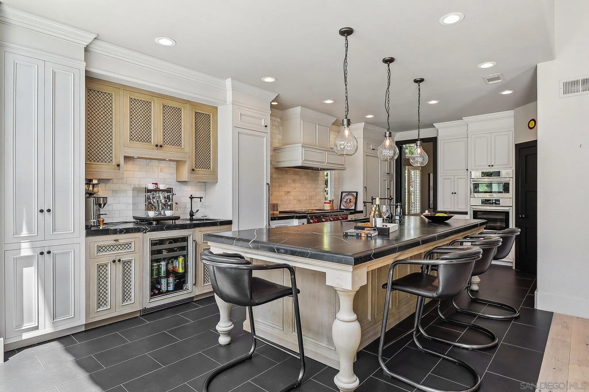 https://cdn.realtyfeed.com/cdn/127/250027718/56d6d76443375979964dd859ef47232e.webp