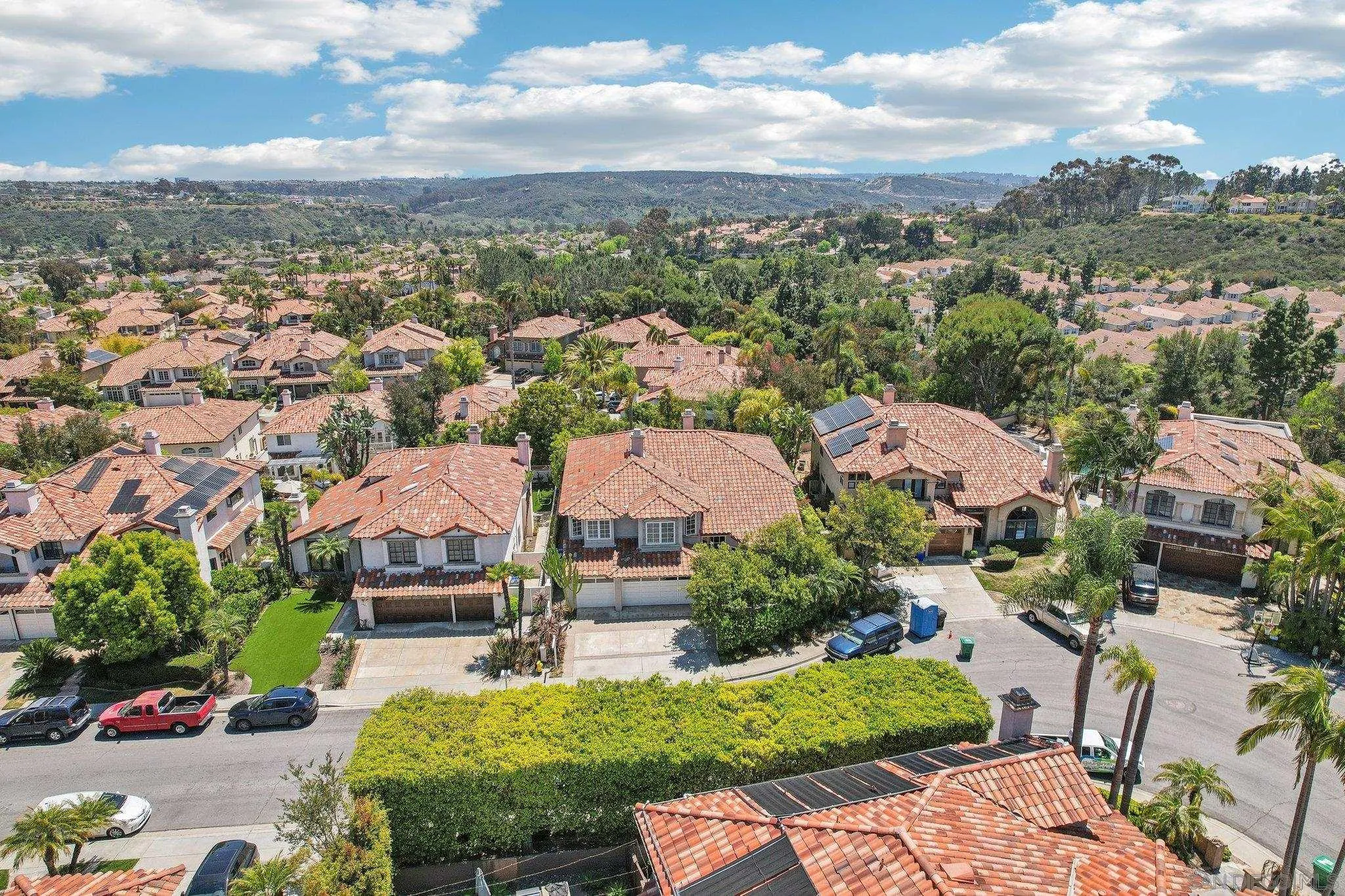 https://cdn.realtyfeed.com/cdn/127/250027718/89f7d2a08156213073e762761d324122.webp