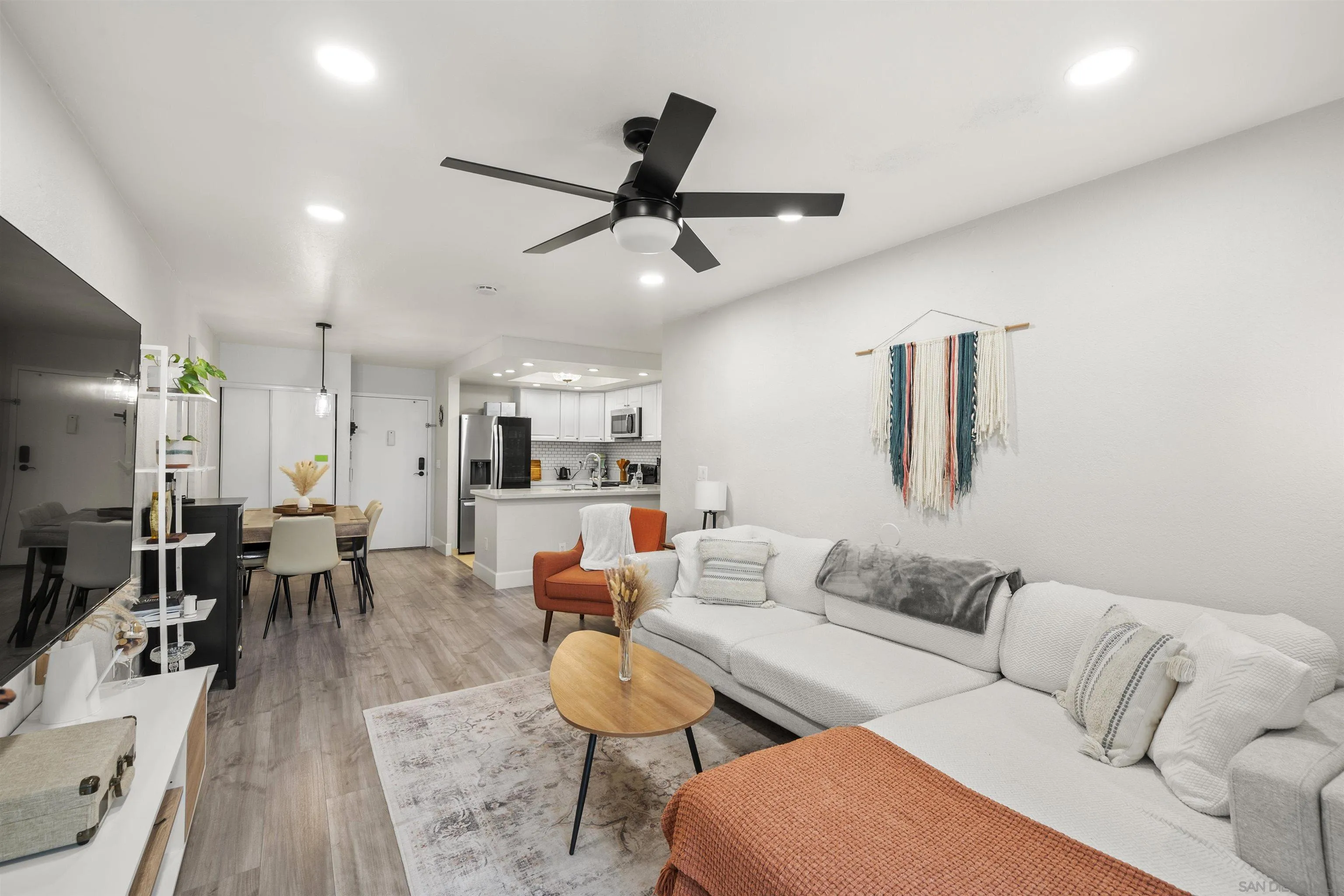 https://cdn.realtyfeed.com/cdn/127/250027722/02264da94679638378c287b36aaa8828.webp
